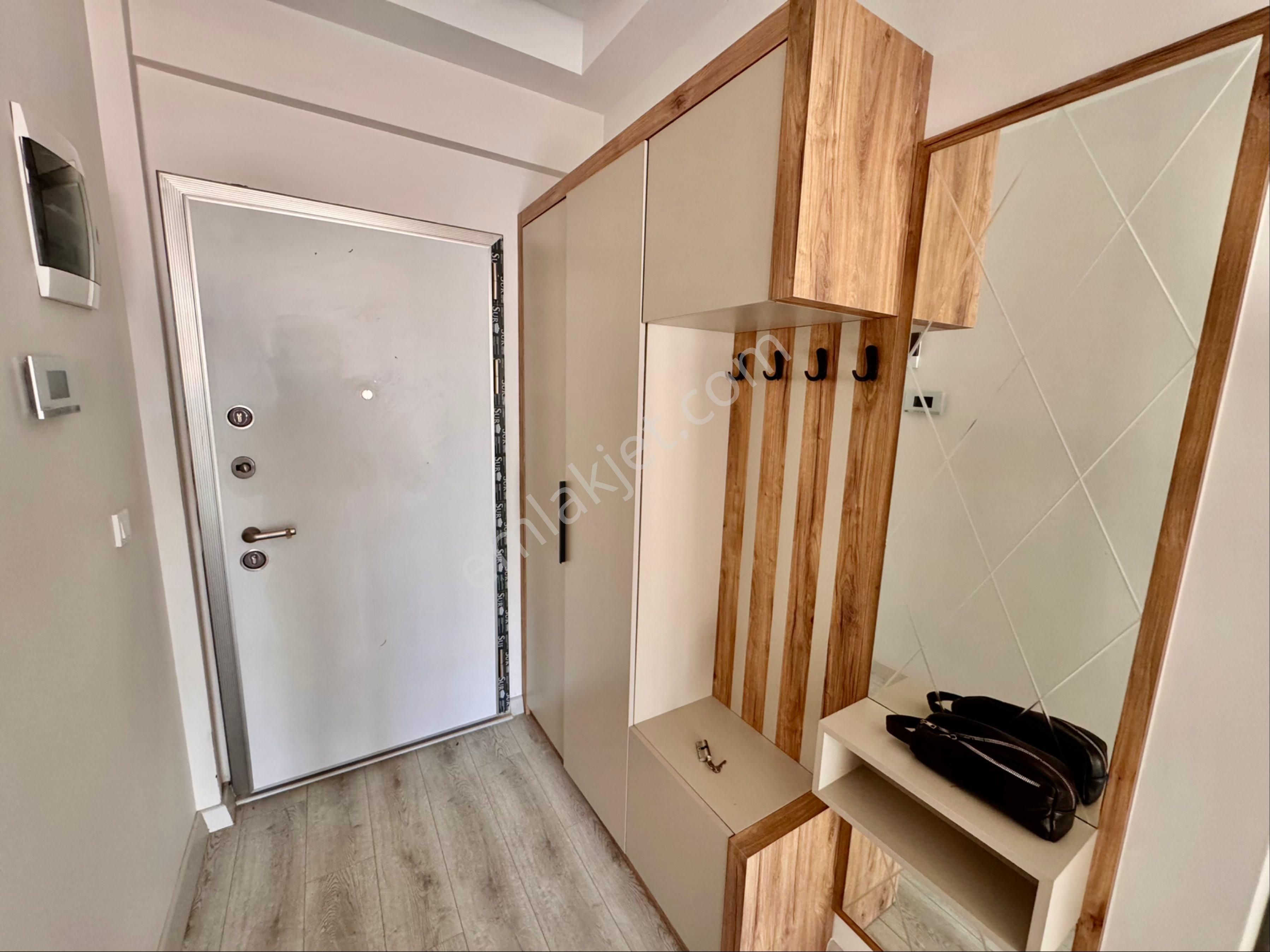 Kuşadası Değirmendere Mah. De Ara Kat Geniş Satılık 3+1 Daire - Görsel 16