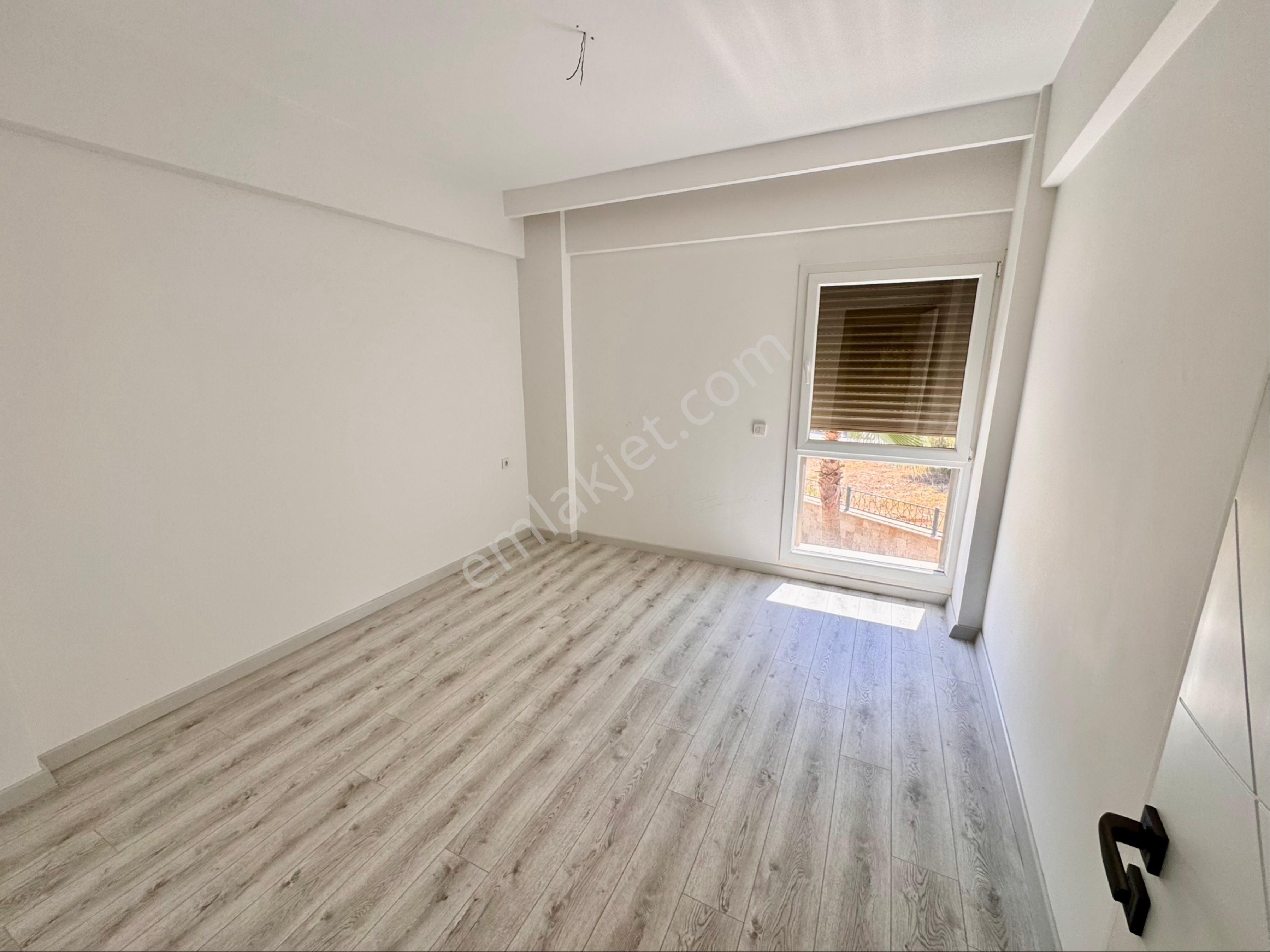 Kuşadası Değirmendere Mah. De Ara Kat Geniş Satılık 3+1 Daire - Görsel 20