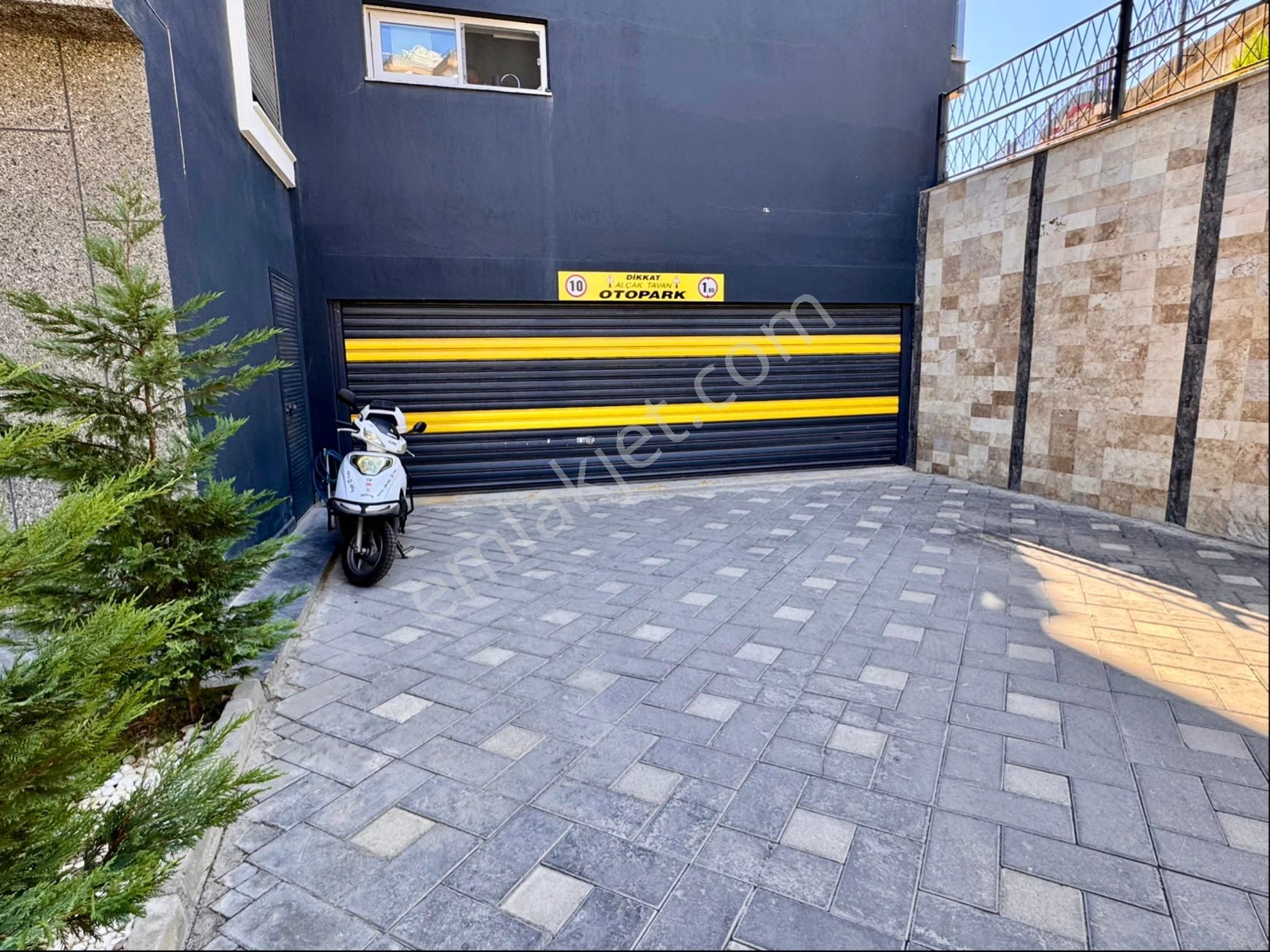 Kuşadası Değirmendere Mah. De Ara Kat Geniş Satılık 3+1 Daire - Görsel 24