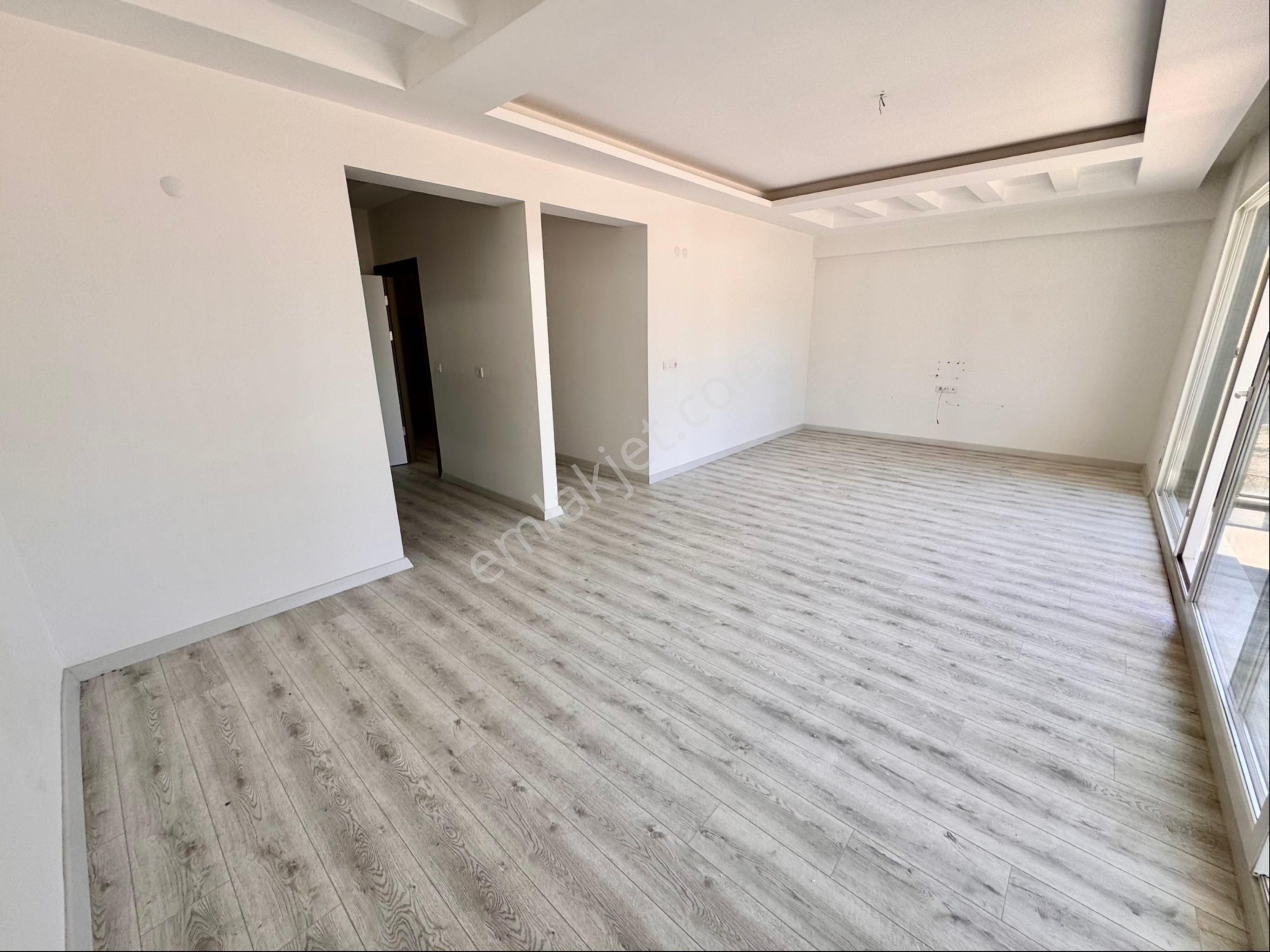 Kuşadası Değirmendere Mah. De Ara Kat Geniş Satılık 3+1 Daire - Görsel 7