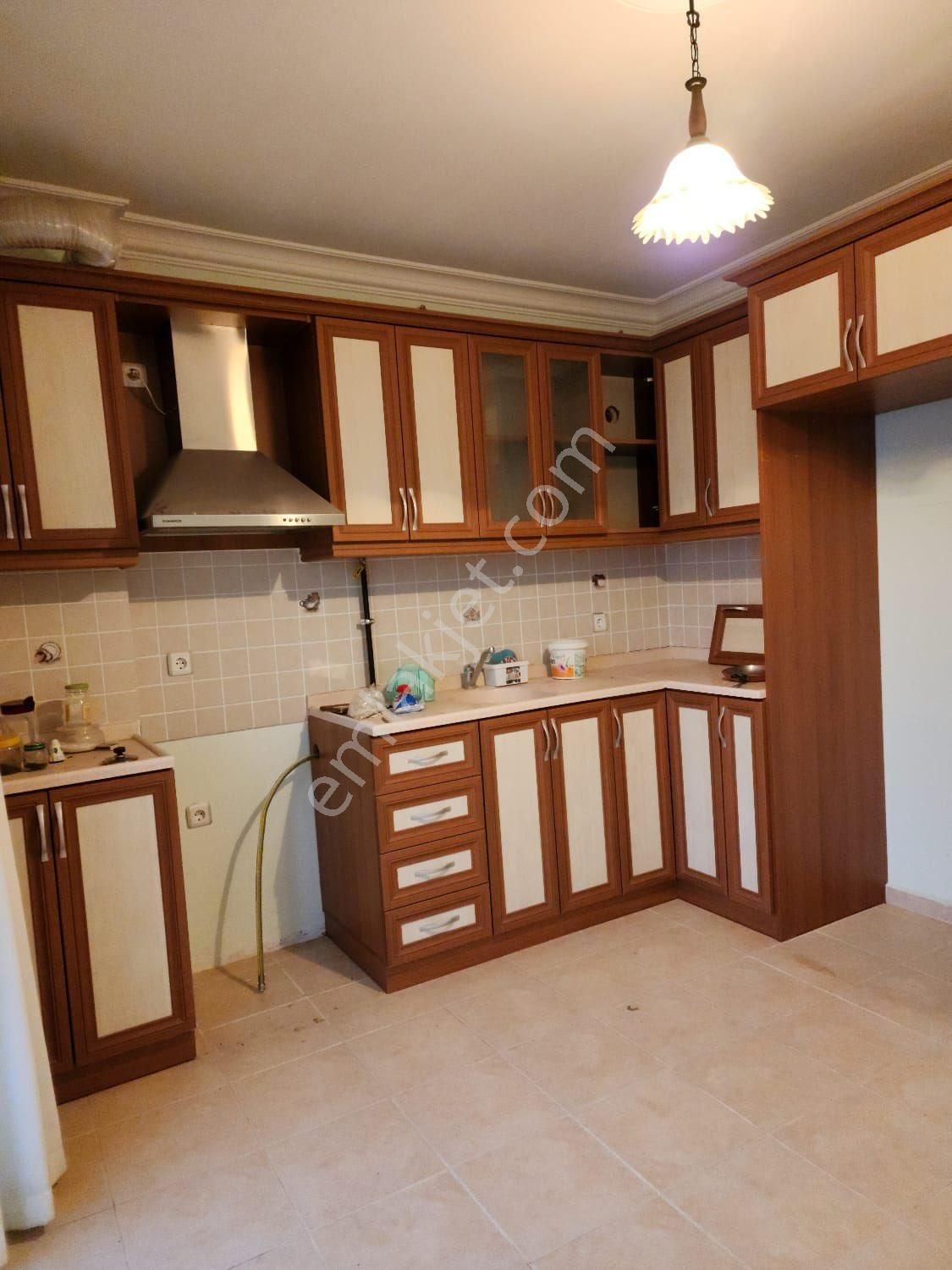 Merkezi Konumda 3+1 Geniş Ara Kat Satılık Daire