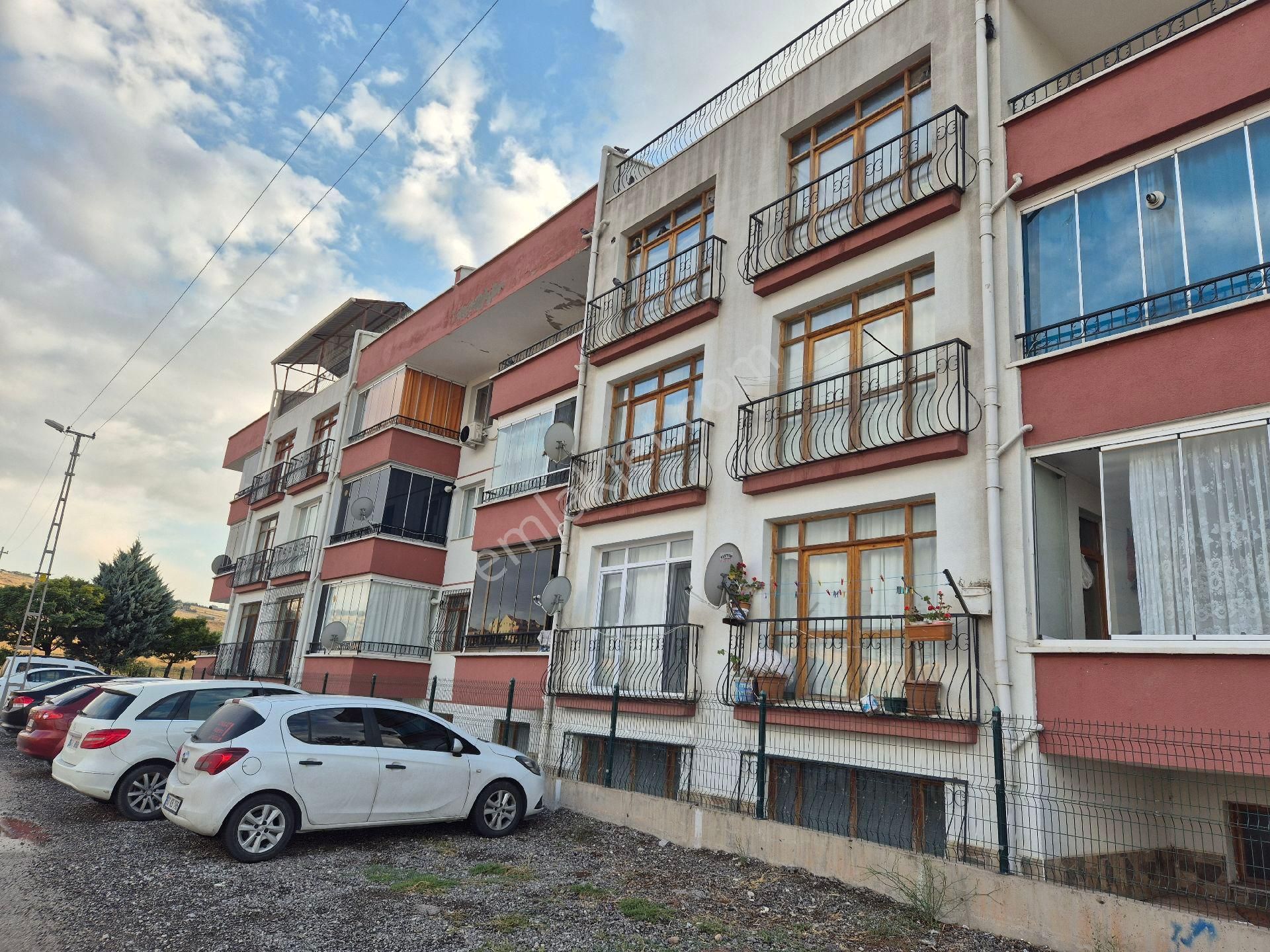 Site İçinde 3+1 Ebeveyn Banyolu Geniş Yapılı Daire - Görsel 3