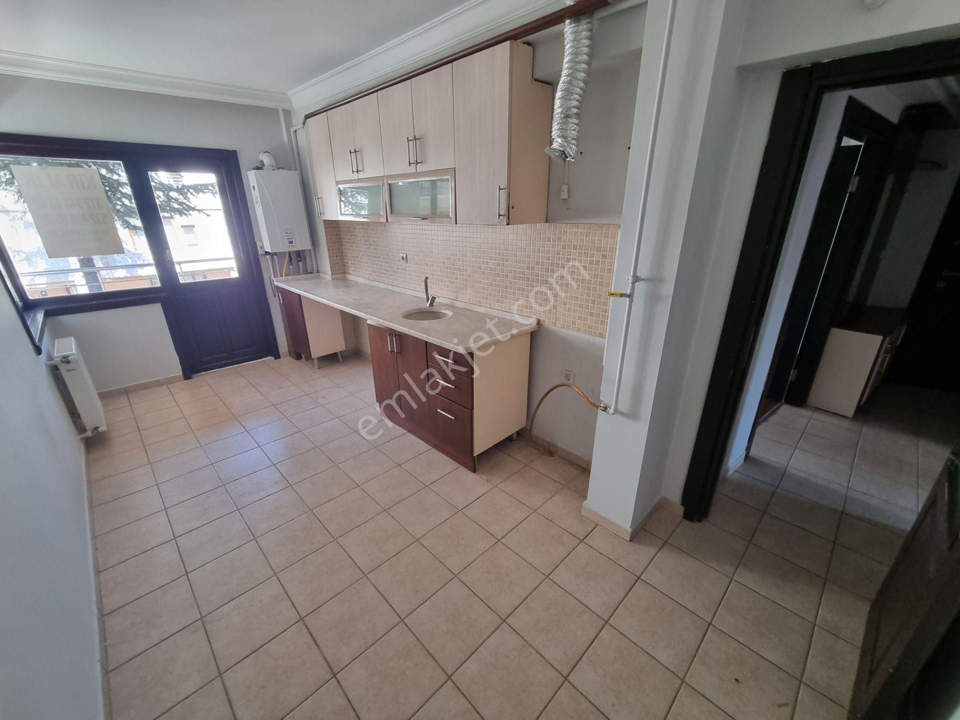 Kardeşler'de 3+1 Katta Ön Cephe Asansörlü 2.balkonlu Yapılı - Görsel 27