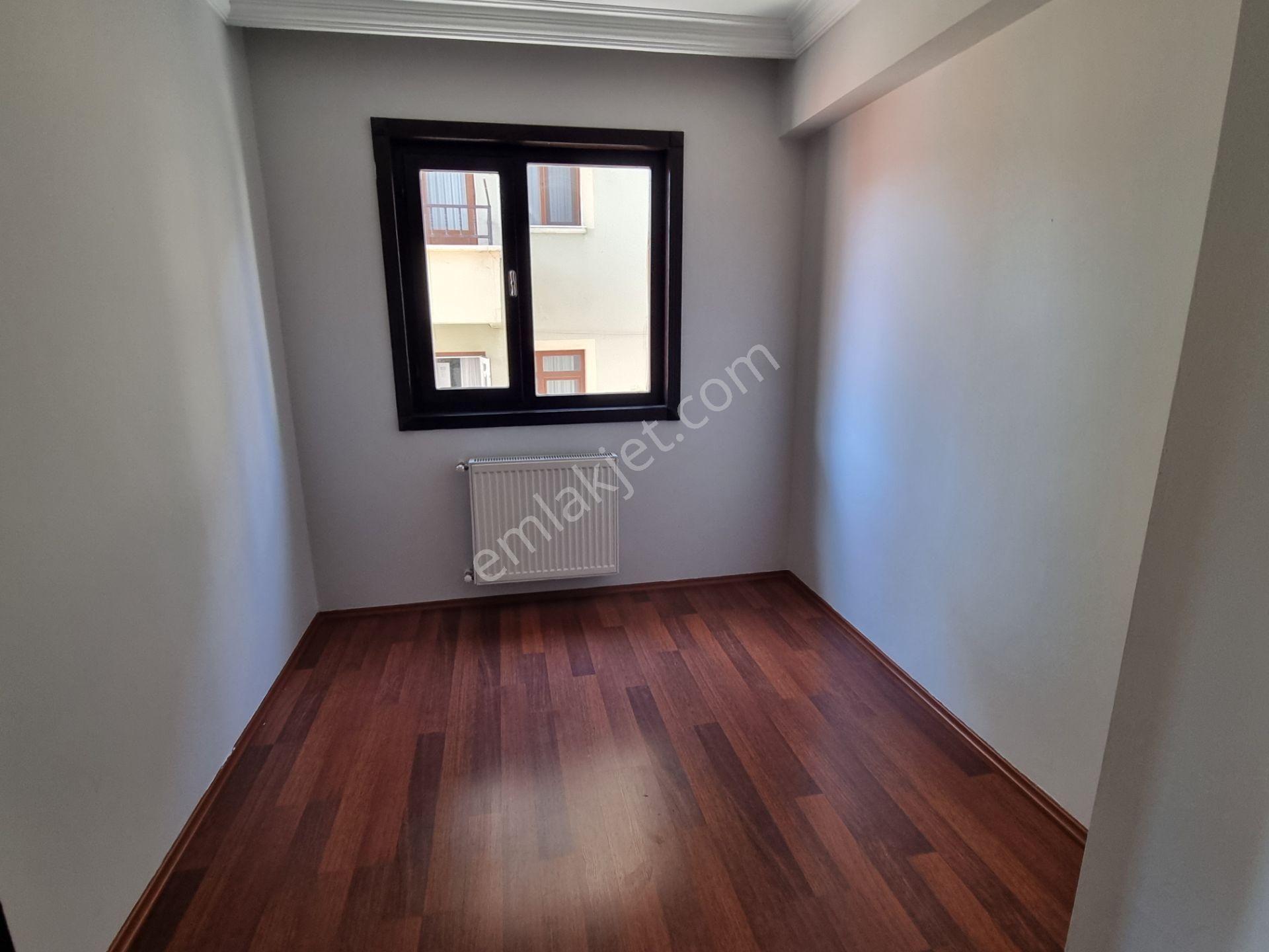 Kardeşler'de 3+1 Katta Ön Cephe Asansörlü 2.balkonlu Yapılı - Görsel 12