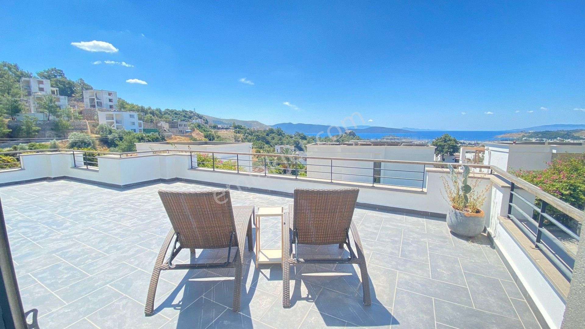 Bodrum Merkezde Müstakil Satılık Tripleks Havuzlu Villa - Görsel 3