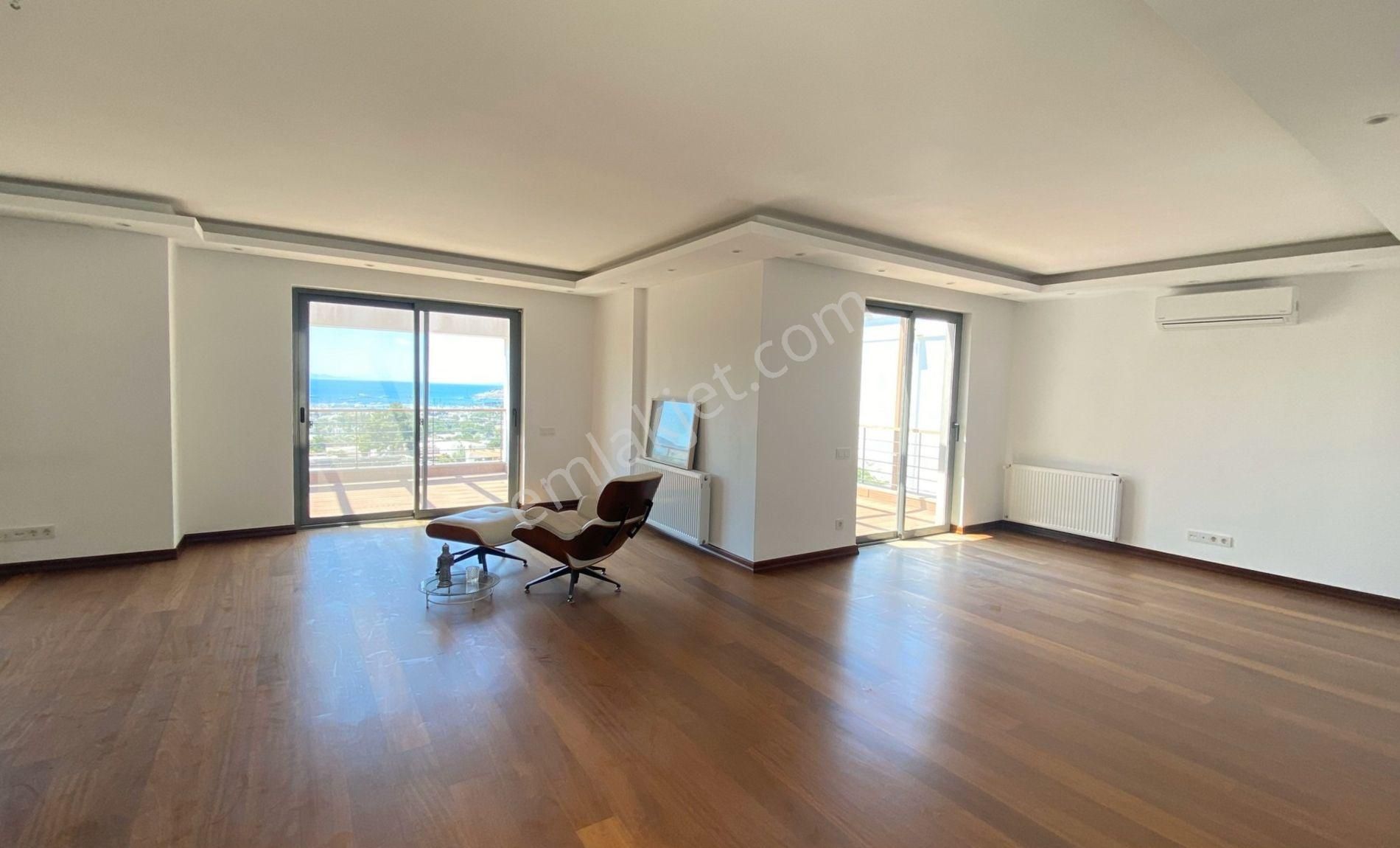 Bodrum Merkezde Müstakil Satılık Tripleks Havuzlu Villa - Görsel 26