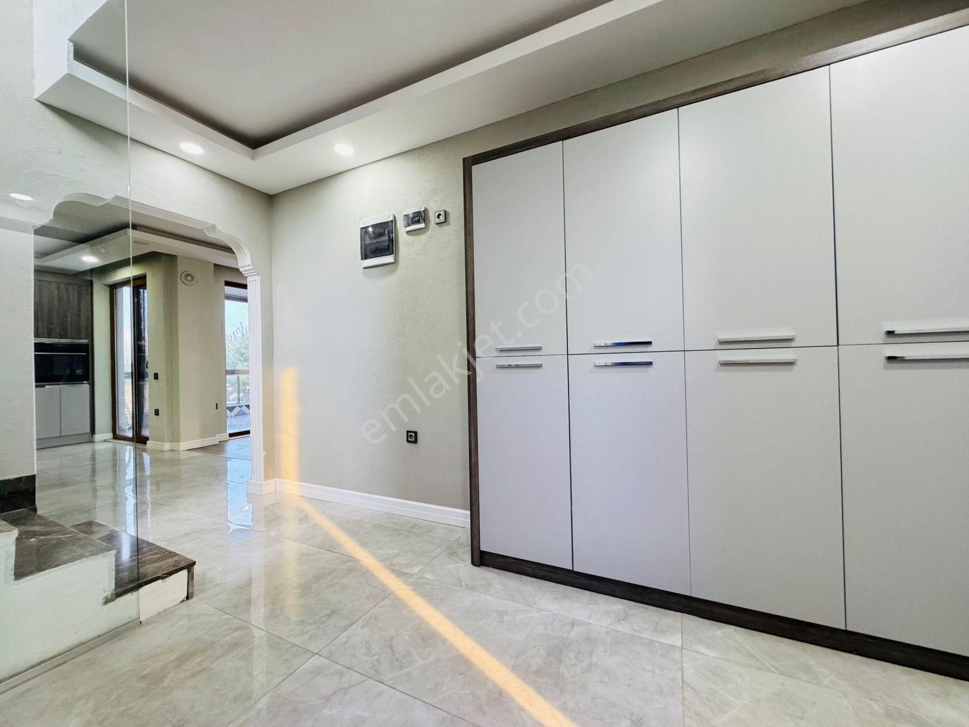 4+1 Yeniköyde 360 M2 Arsaya Sahip Müstakil Kelepir Villa - Görsel 11