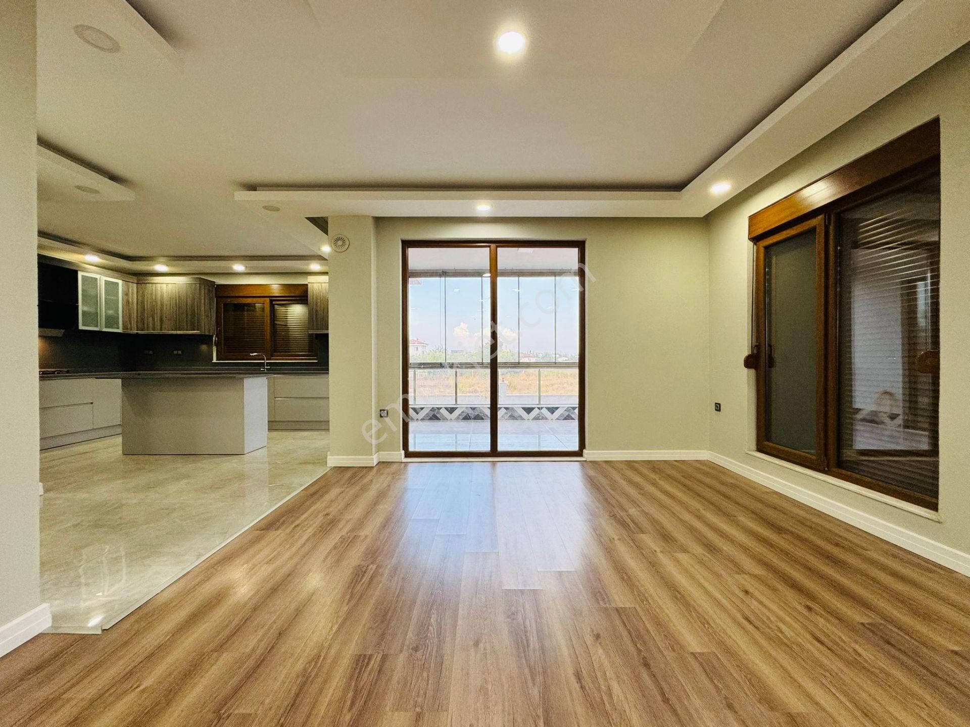 4+1 Yeniköyde 360 M2 Arsaya Sahip Müstakil Kelepir Villa - Görsel 3