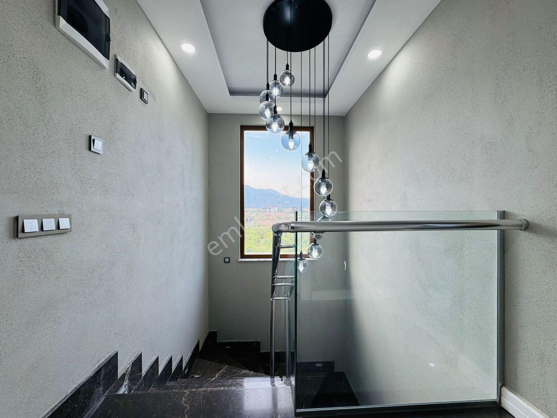 4+1 Yeniköyde 360 M2 Arsaya Sahip Müstakil Kelepir Villa - Görsel 29