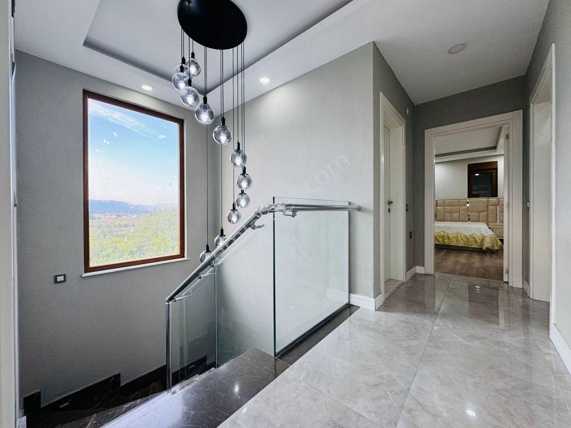 4+1 Yeniköyde 360 M2 Arsaya Sahip Müstakil Kelepir Villa - Görsel 13