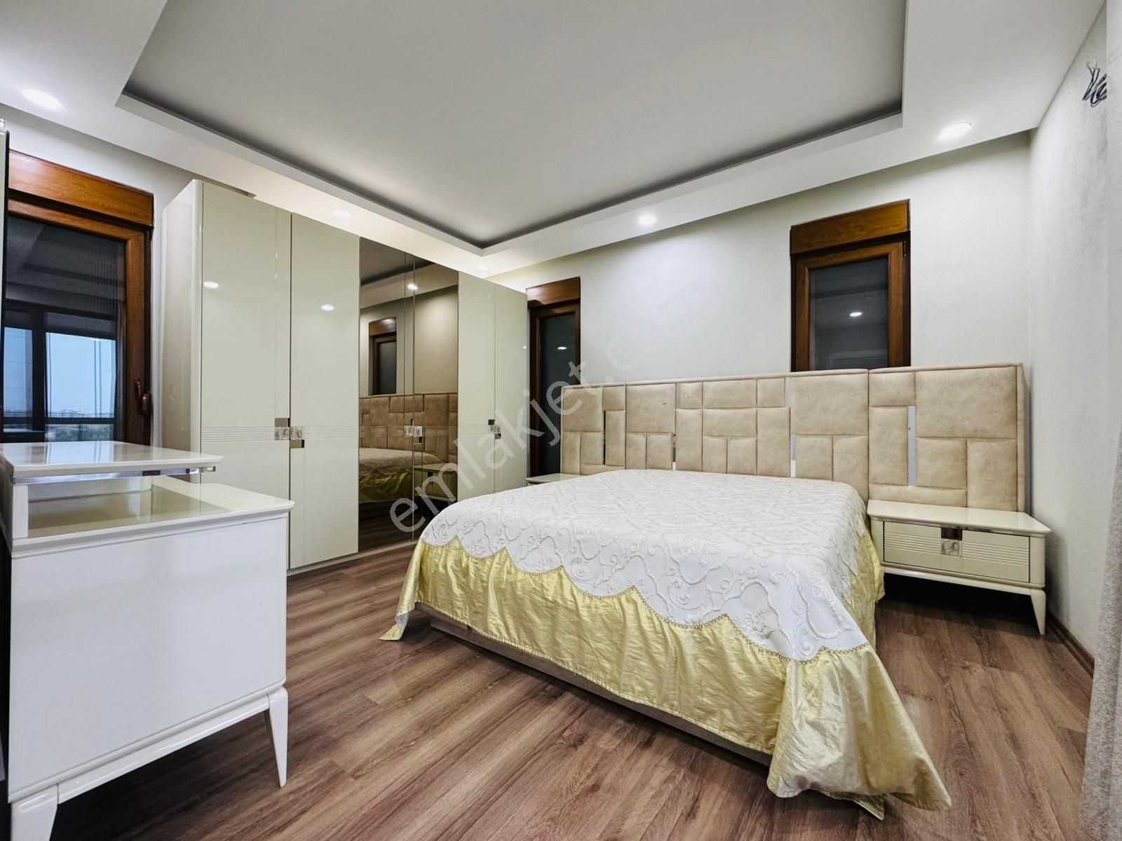 4+1 Yeniköyde 360 M2 Arsaya Sahip Müstakil Kelepir Villa - Görsel 14