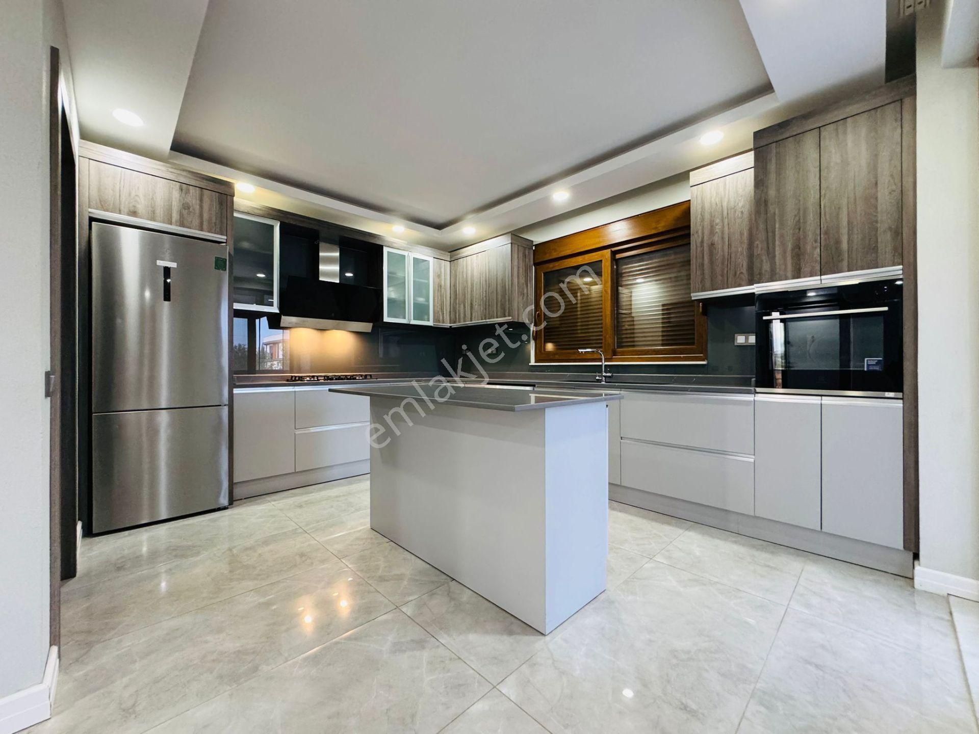 4+1 Yeniköyde 360 M2 Arsaya Sahip Müstakil Kelepir Villa