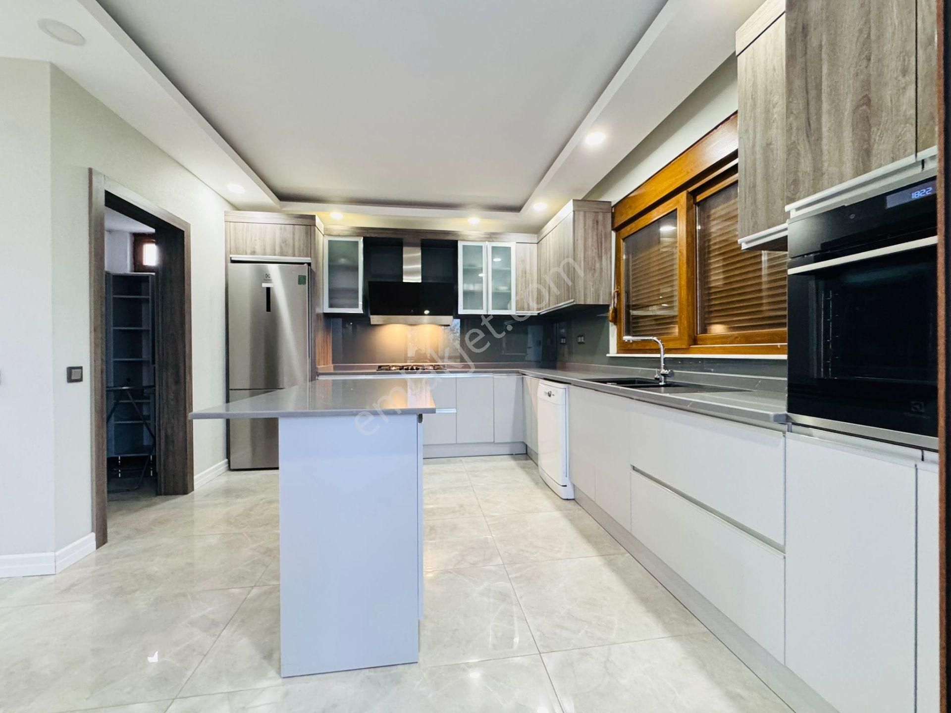 4+1 Yeniköyde 360 M2 Arsaya Sahip Müstakil Kelepir Villa - Görsel 35