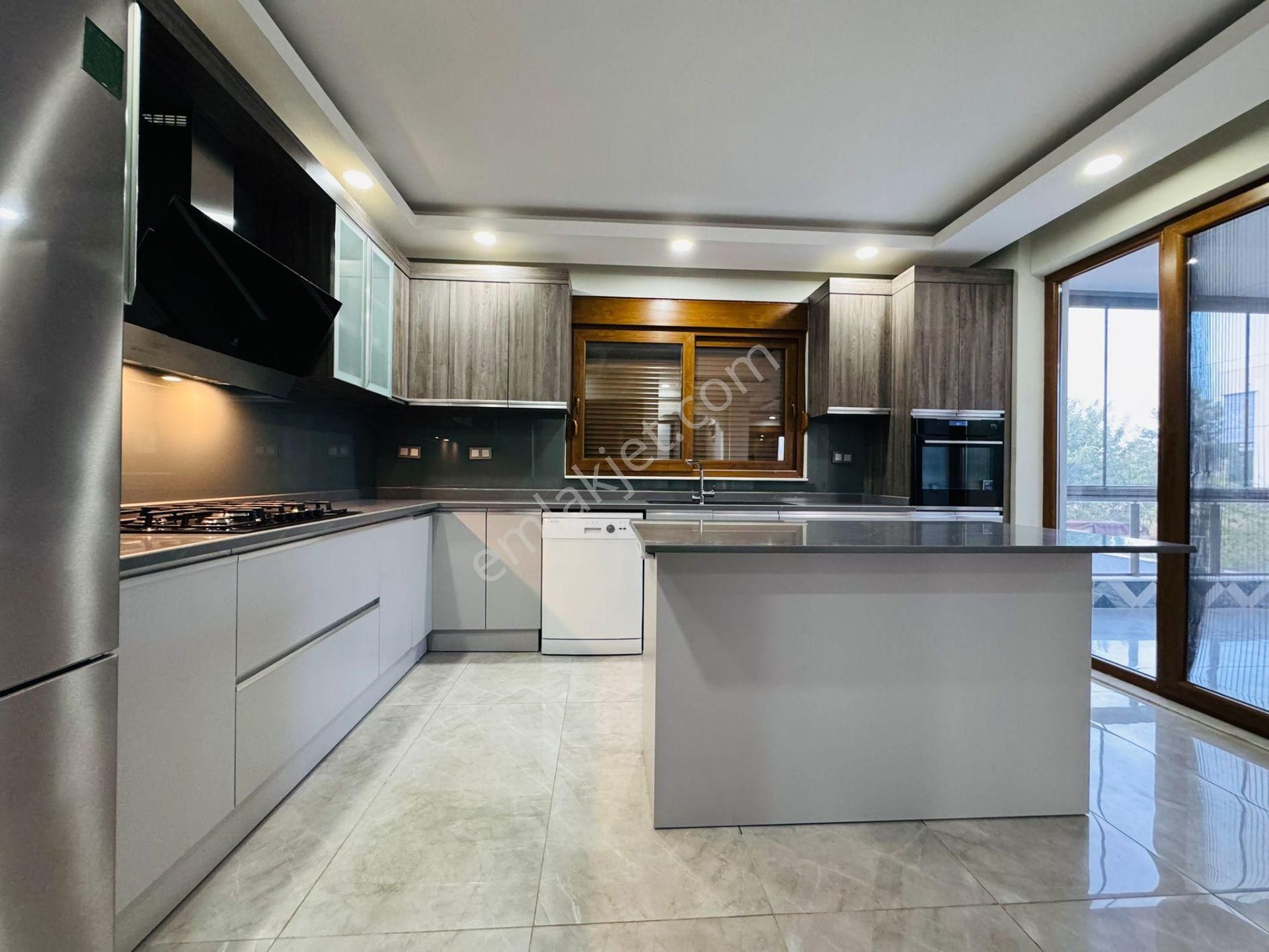 4+1 Yeniköyde 360 M2 Arsaya Sahip Müstakil Kelepir Villa - Görsel 5