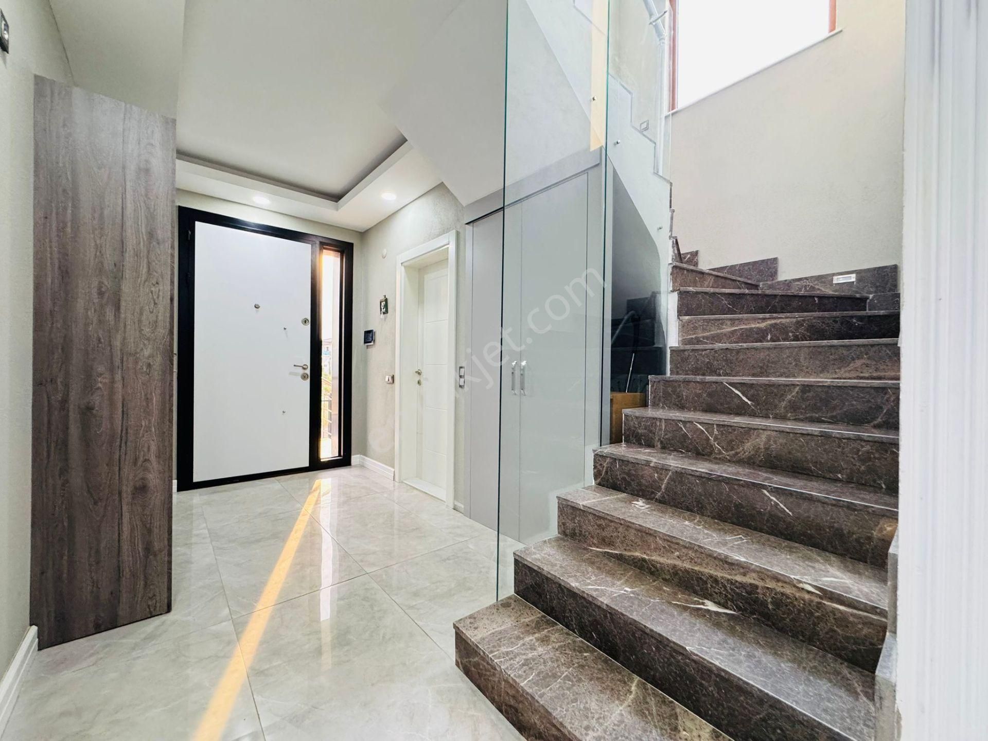 4+1 Yeniköyde 360 M2 Arsaya Sahip Müstakil Kelepir Villa - Görsel 10