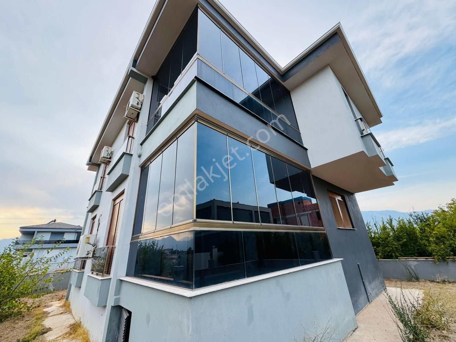 4+1 Yeniköyde 360 M2 Arsaya Sahip Müstakil Kelepir Villa - Görsel 30