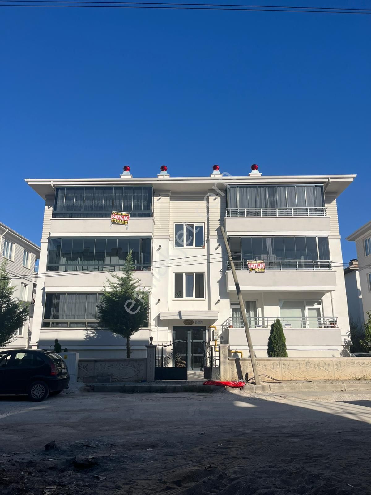 Afyon Üçok Emlaktan Satılık 4+1 Sıfır Ayarında Lüx Arakat Fırsat Daire - Görsel 2