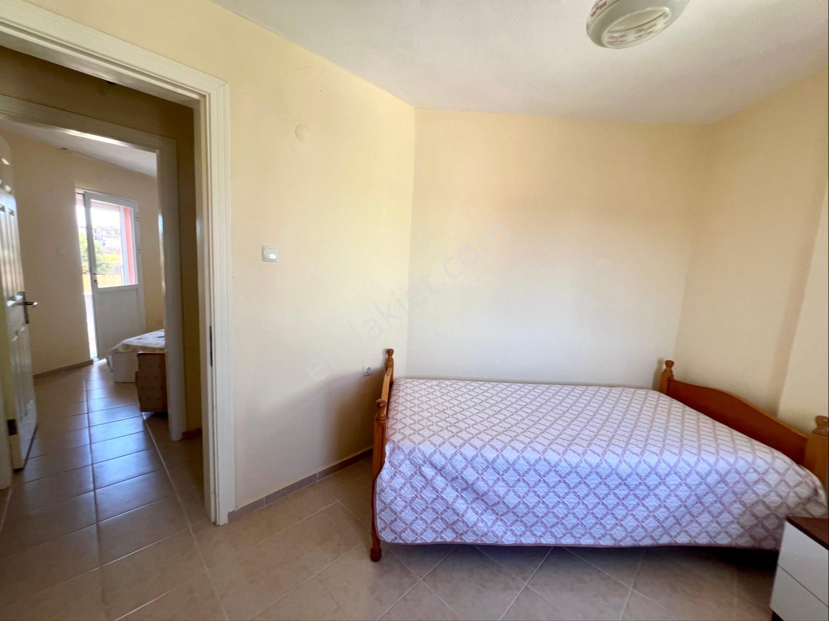 Çeşme Cumhuriyet Mahallesi Satılık Villa 3+1 Geniş Bahçeli - Görsel 30