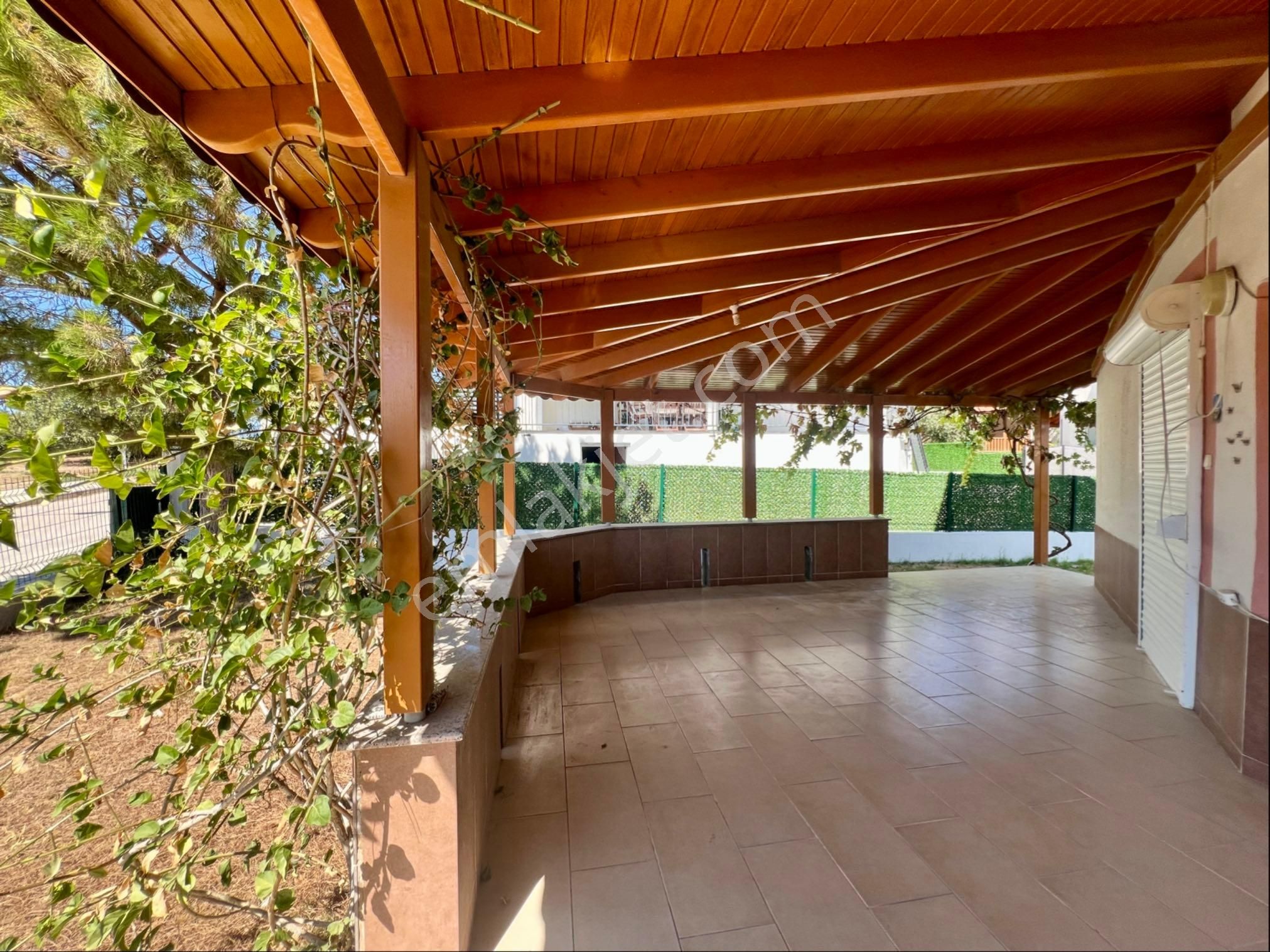 Çeşme Cumhuriyet Mahallesi Satılık Villa 3+1 Geniş Bahçeli - Görsel 15