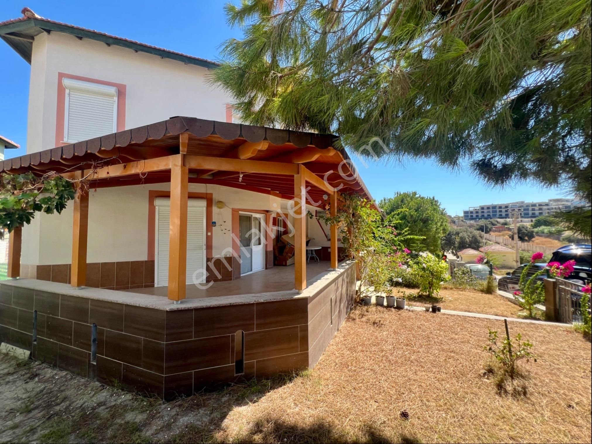 Çeşme Cumhuriyet Mahallesi Satılık Villa 3+1 Geniş Bahçeli - Görsel 9