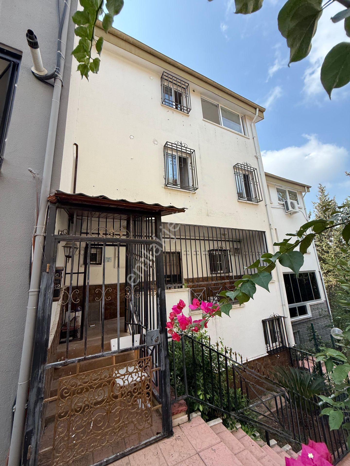 Karslılar'da Trt Cvr 5+2/3 Mutfak/3 Banyo/bahçeli/forleks Villa - Görsel 32