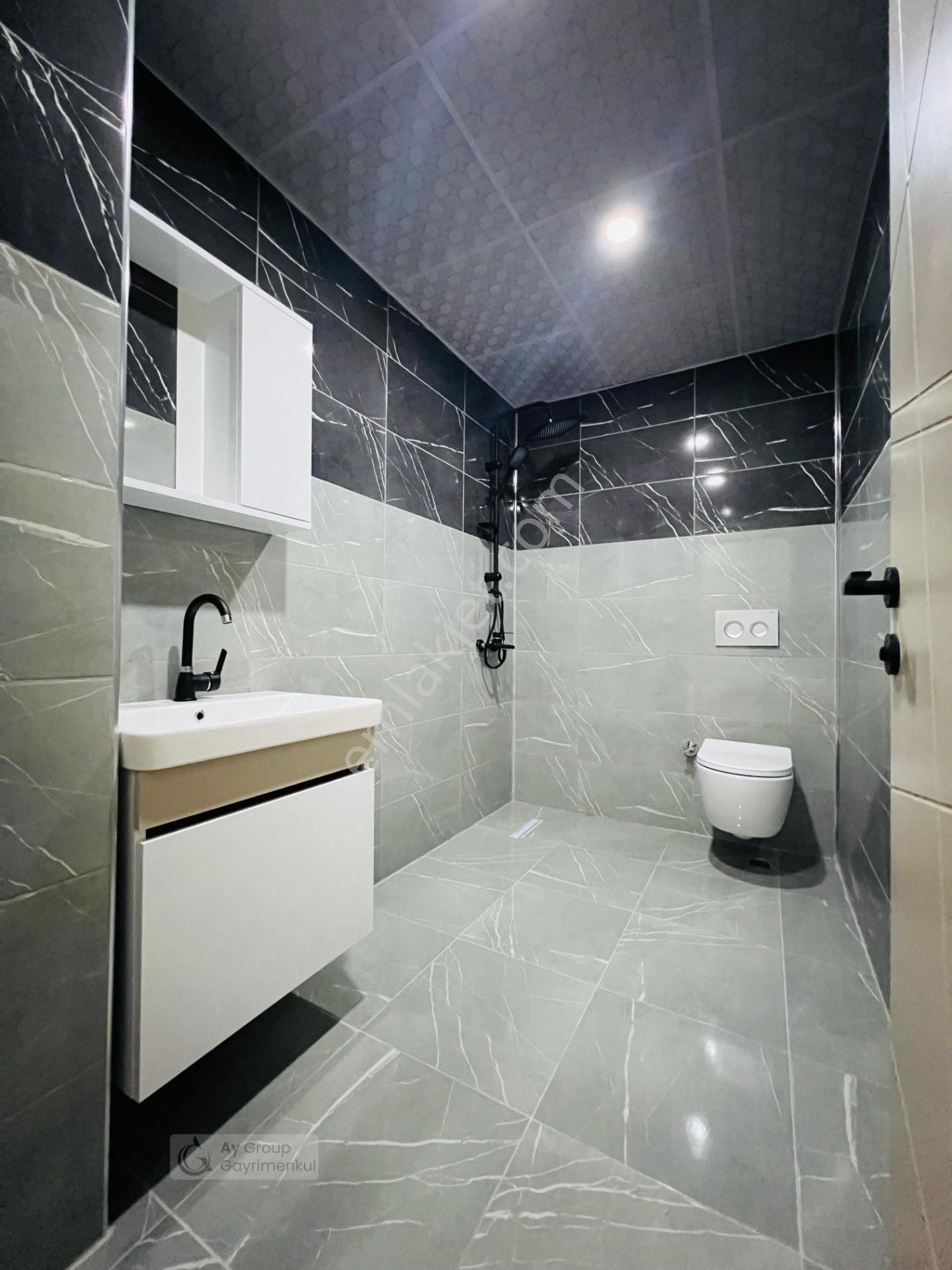 2+1 Fevzi Çakmakta Ana Cadde Üzeri Havuzlu & Otoparklı Sitede - Görsel 3