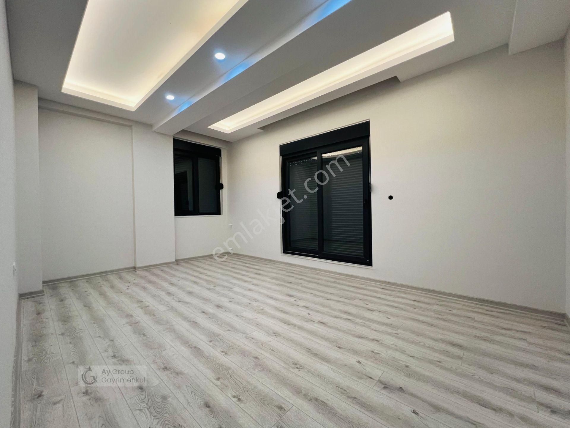 2+1 Fevzi Çakmakta Ana Cadde Üzeri Havuzlu & Otoparklı Sitede