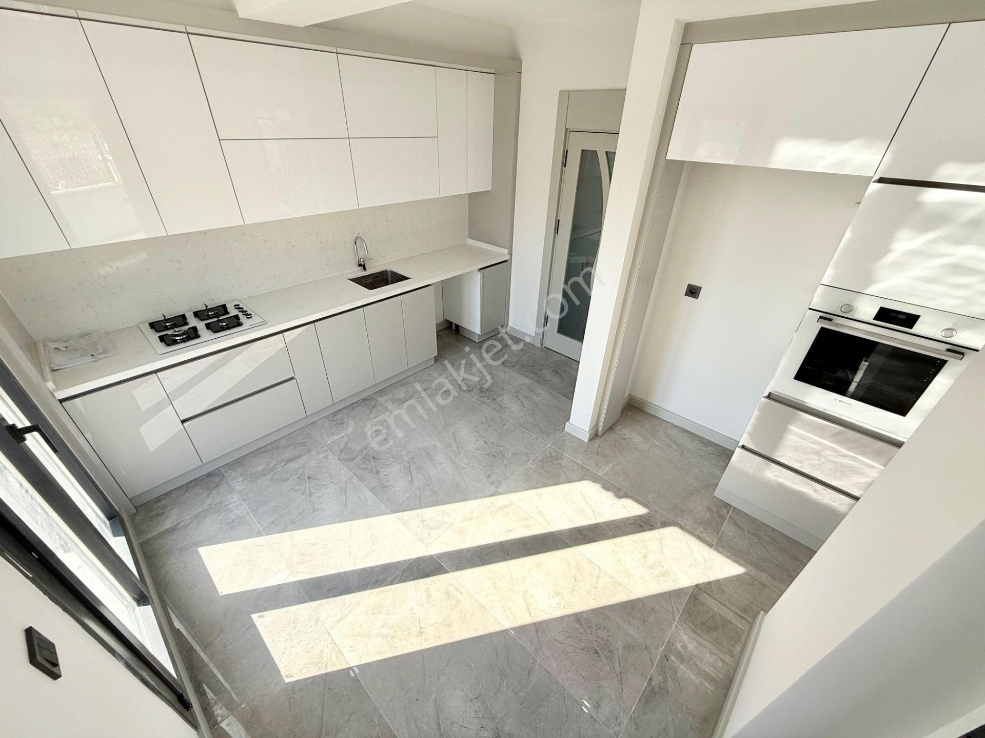 ▶ ▶ Akçay Körfez'den Geniş Bahçeli Şık Tasarımlı 3+1 Sıfır Satılık Villa - Görsel 7