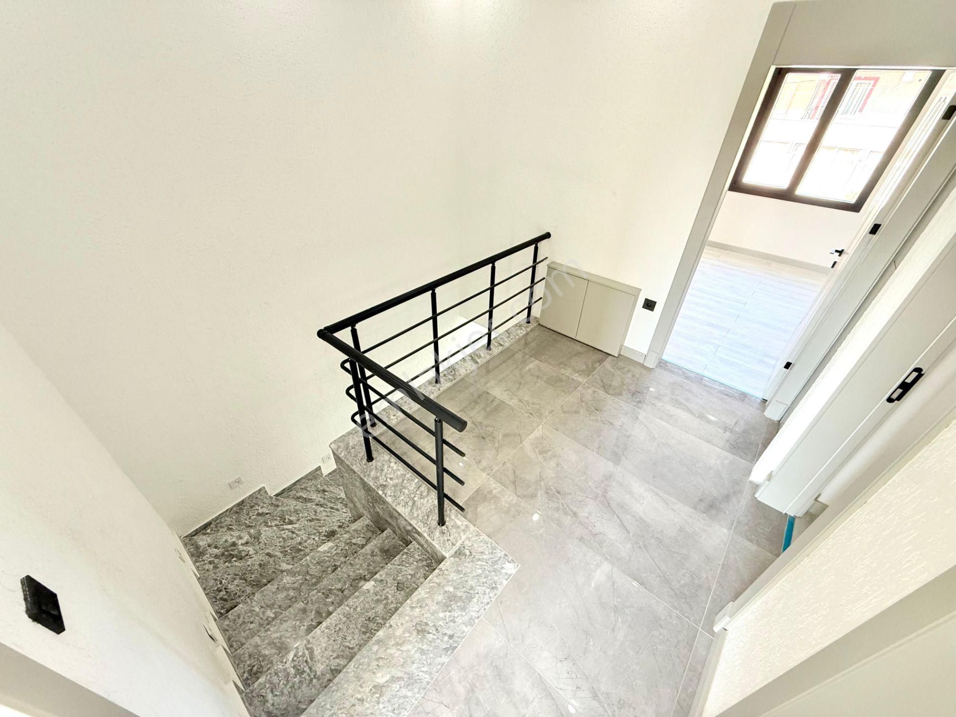 ▶ ▶ Akçay Körfez'den Geniş Bahçeli Şık Tasarımlı 3+1 Sıfır Satılık Villa - Görsel 30