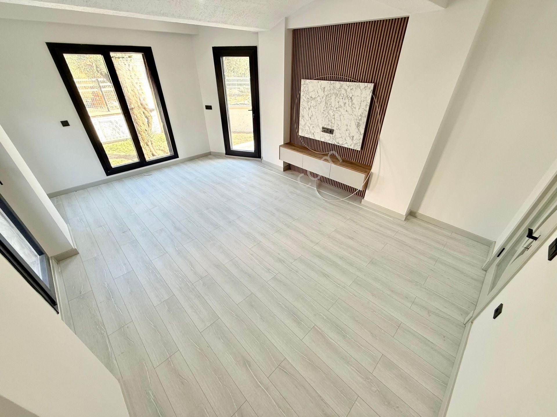 ▶ ▶ Akçay Körfez'den Geniş Bahçeli Şık Tasarımlı 3+1 Sıfır Satılık Villa - Görsel 8