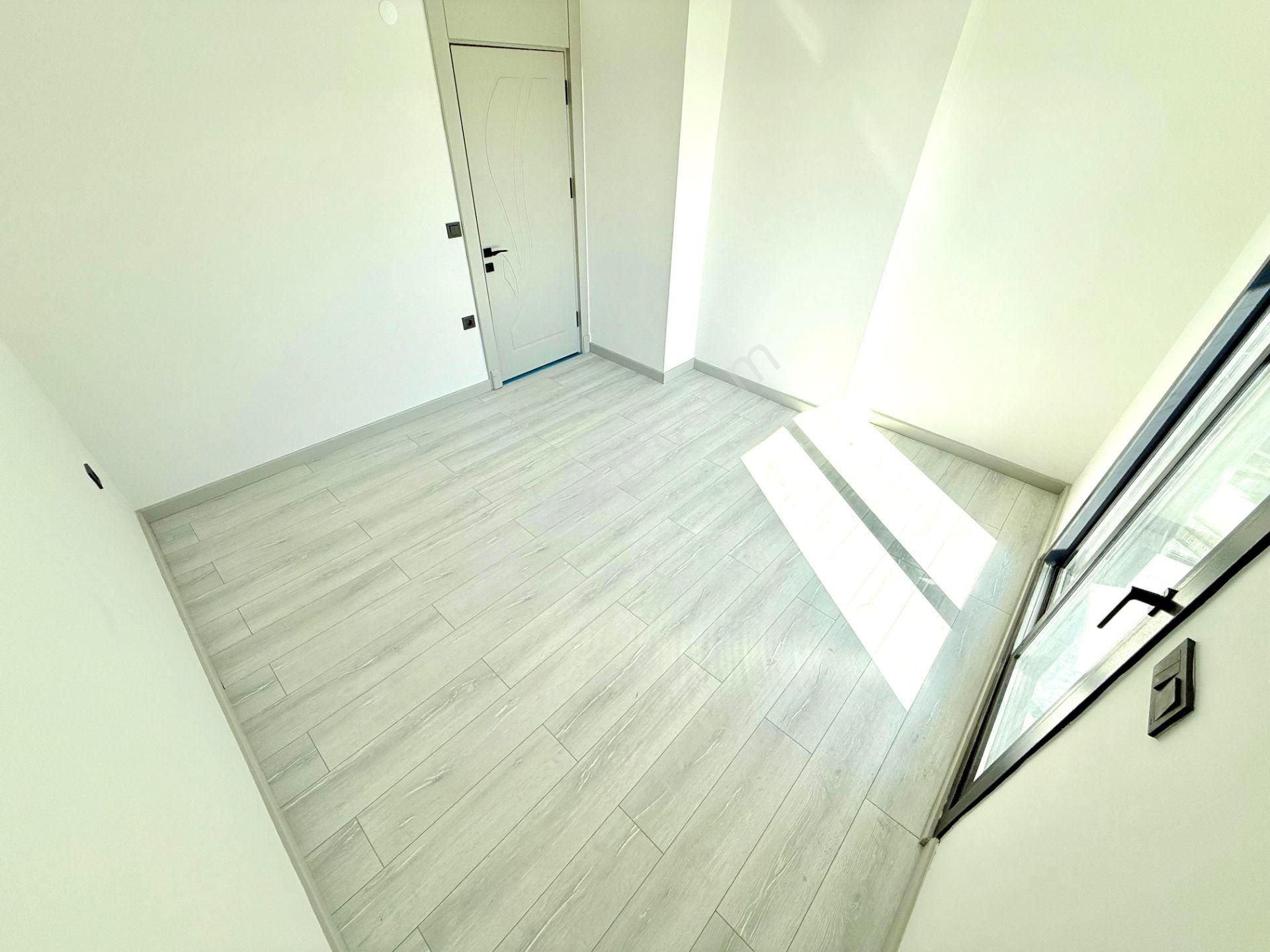 ▶ ▶ Akçay Körfez'den Geniş Bahçeli Şık Tasarımlı 3+1 Sıfır Satılık Villa - Görsel 18