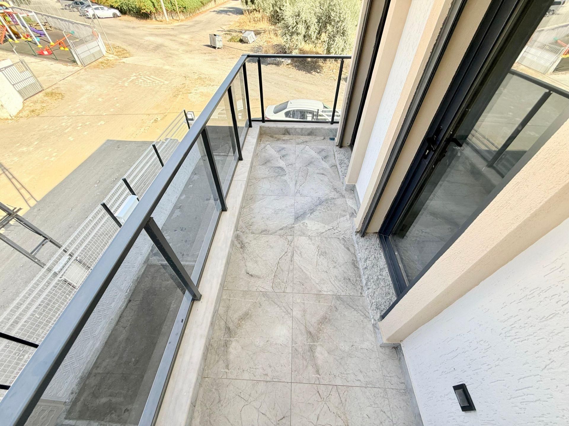 ▶ ▶ Akçay Körfez'den Geniş Bahçeli Şık Tasarımlı 3+1 Sıfır Satılık Villa - Görsel 23