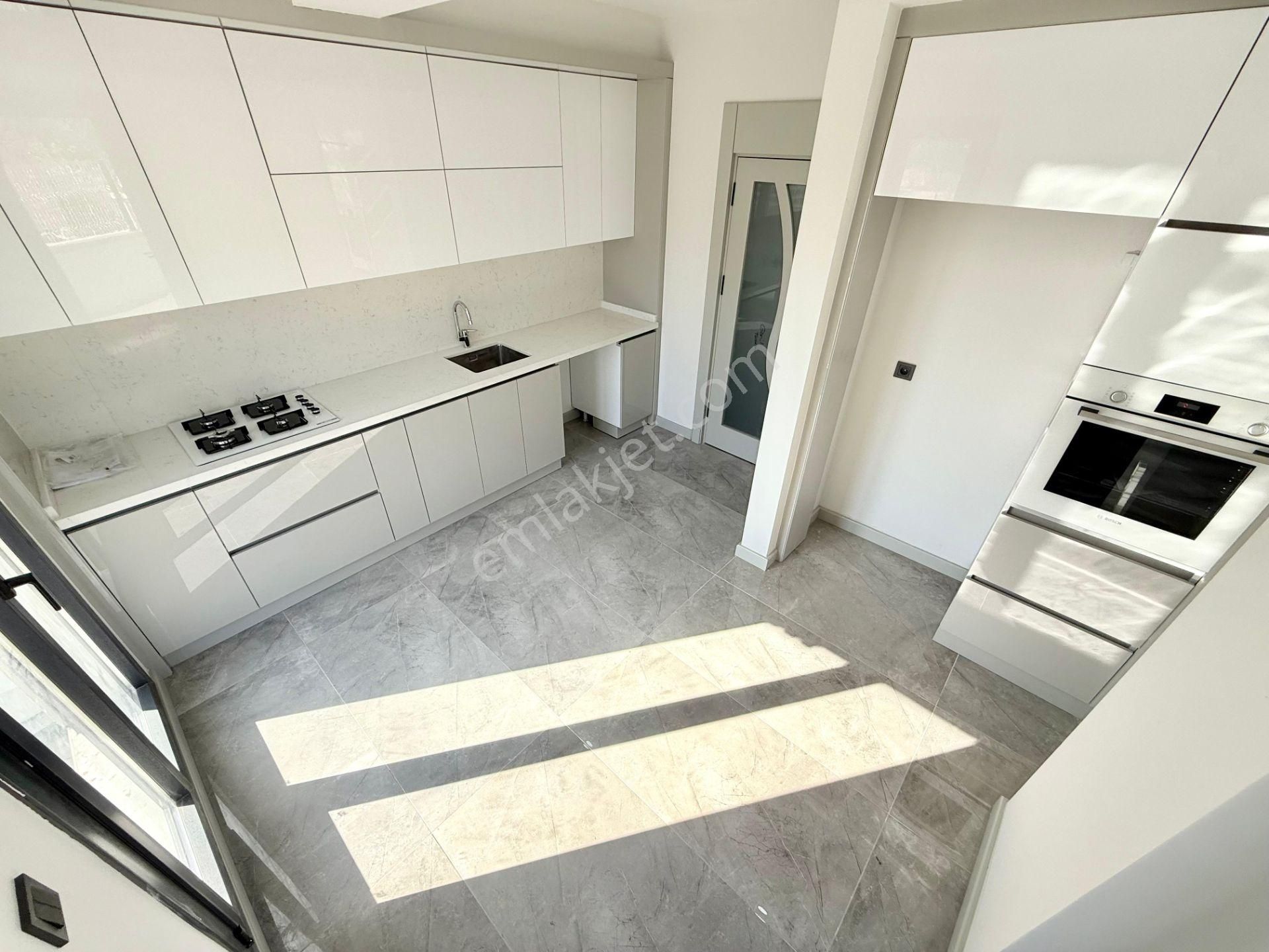 ▶ ▶ Akçay Körfez'den Geniş Bahçeli Şık Tasarımlı 3+1 Sıfır Satılık Villa - Görsel 28