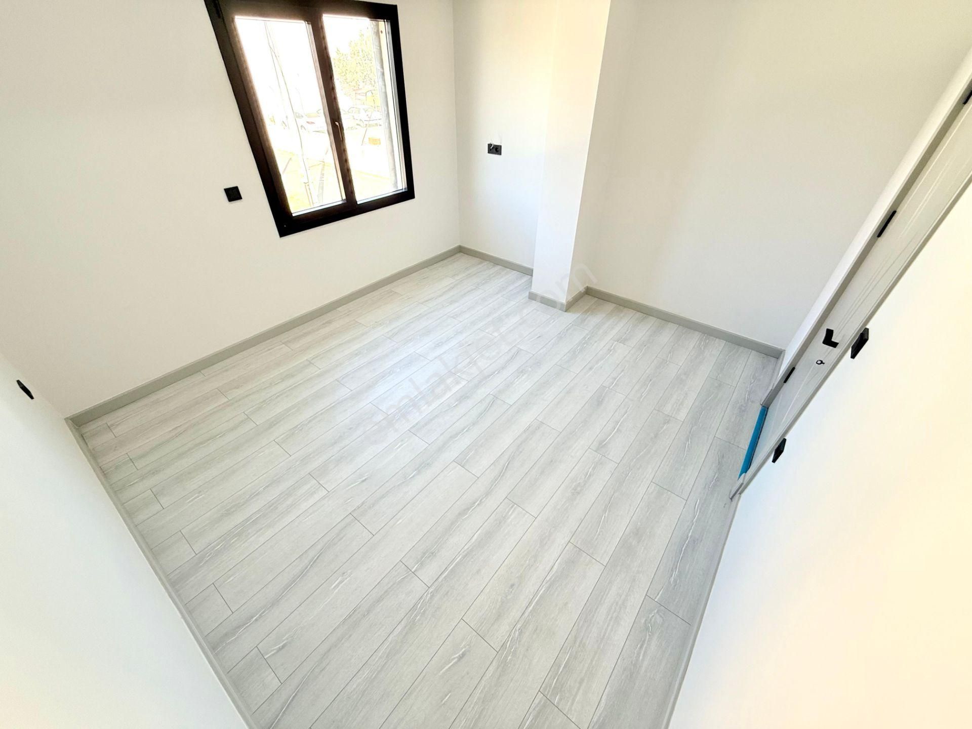 ▶ ▶ Akçay Körfez'den Geniş Bahçeli Şık Tasarımlı 3+1 Sıfır Satılık Villa - Görsel 22