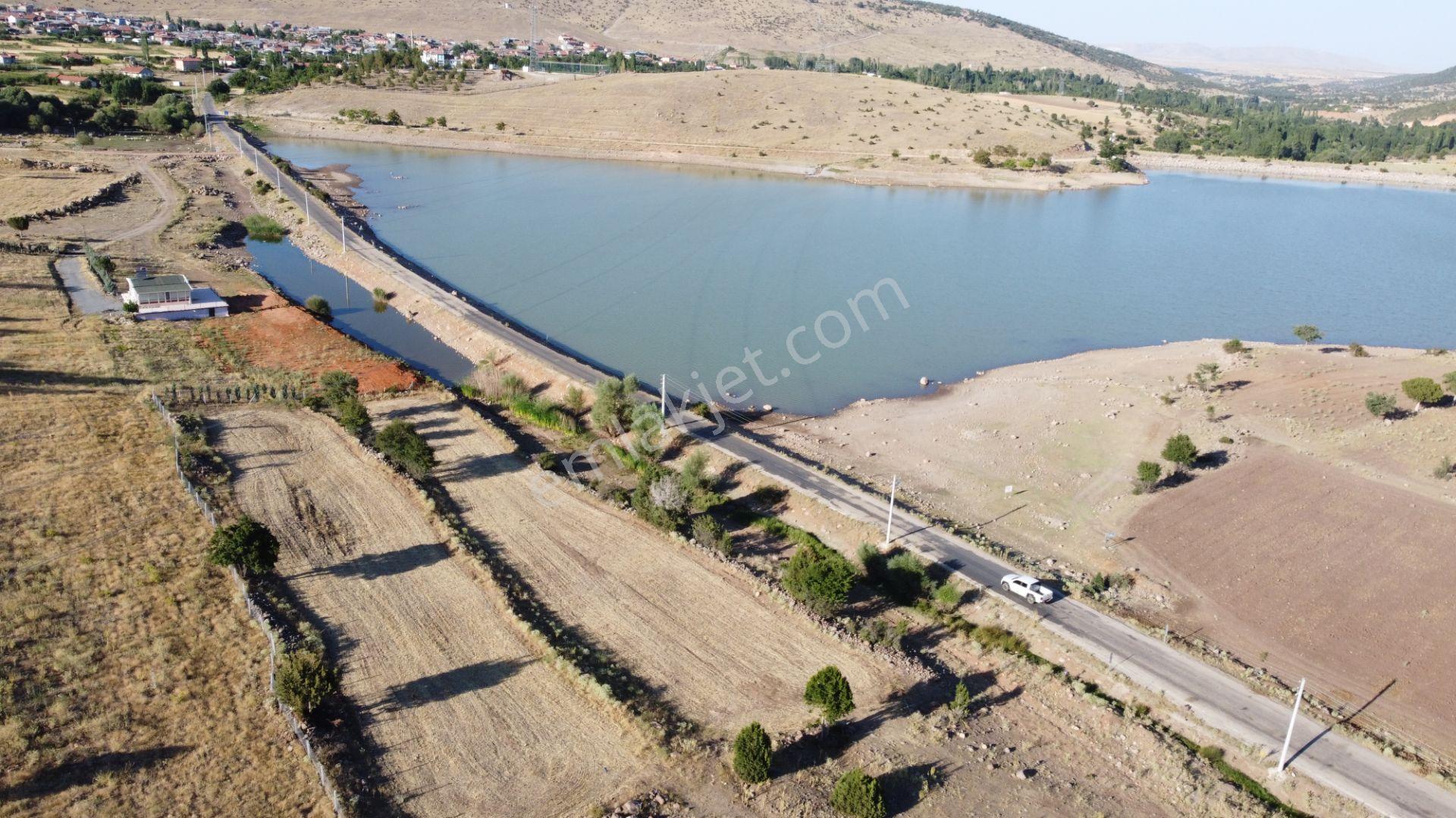 Konya / Akören / Kayasu Da Göl Dibinde Harika Konumda 2.386 M² Tarla - Görsel 10