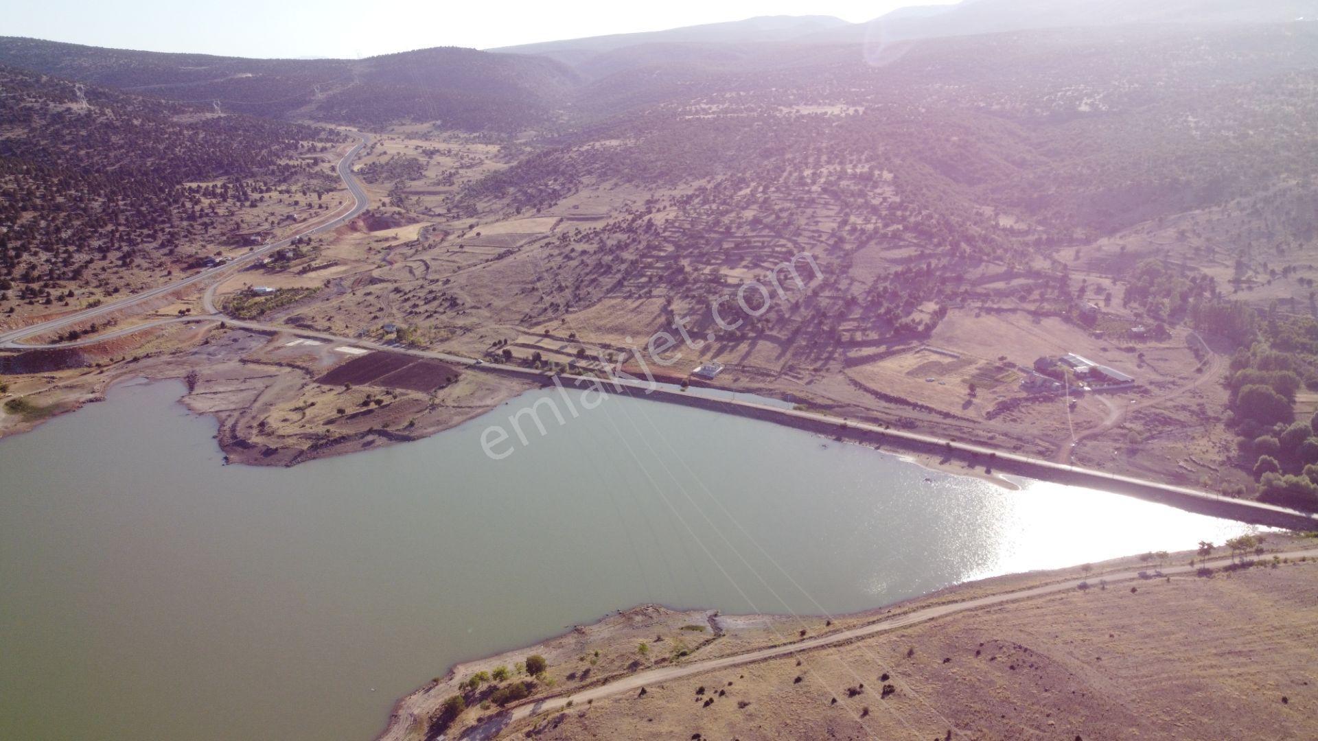 Konya / Akören / Kayasu Da Göl Dibinde Harika Konumda 2.386 M² Tarla - Görsel 14