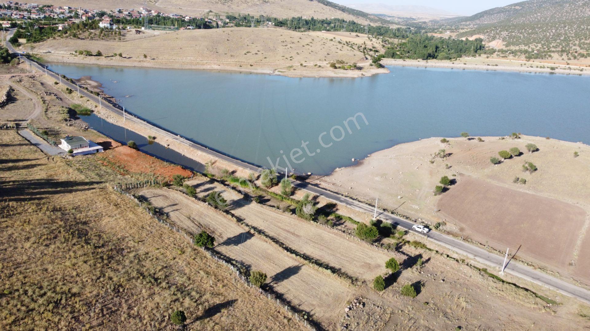 Konya / Akören / Kayasu Da Göl Dibinde Harika Konumda 2.386 M² Tarla - Görsel 11