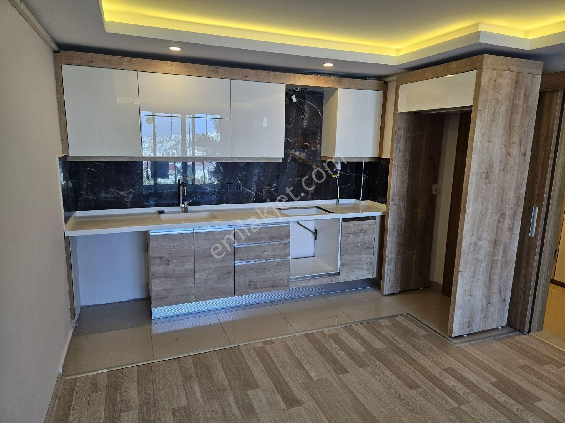 Kuşadasında Arakat 2+1 Satılık Daire - Görsel 5