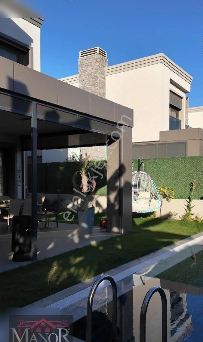 Kuşadası Merkezde Muhteşem 4+1 Süper Özelliklerde Villa - Görsel 27