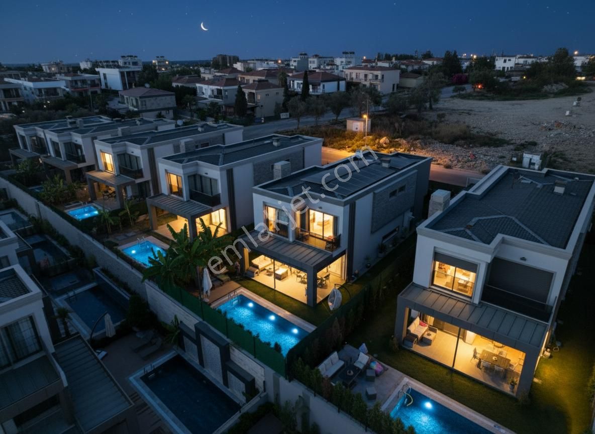 Kuşadası Merkezde Muhteşem 4+1 Süper Özelliklerde Villa