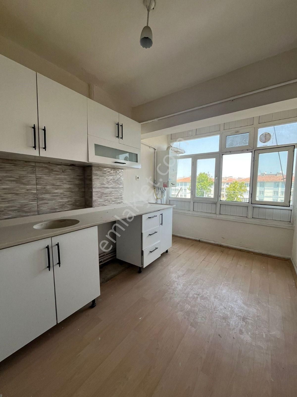 Mç Emlak'tan Yatırımlık Mareşal Çakmak Mah'sınde 3+1 Satılık Fırsat Daire