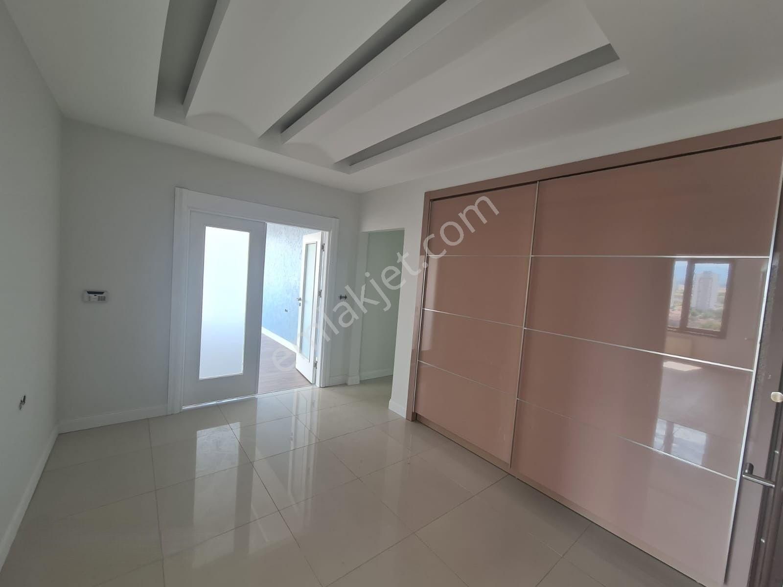 Hulusi Akar Bulvarı Üzerinde İçi Yapılı 4+1 Satılık Lüks Daire - Görsel 32