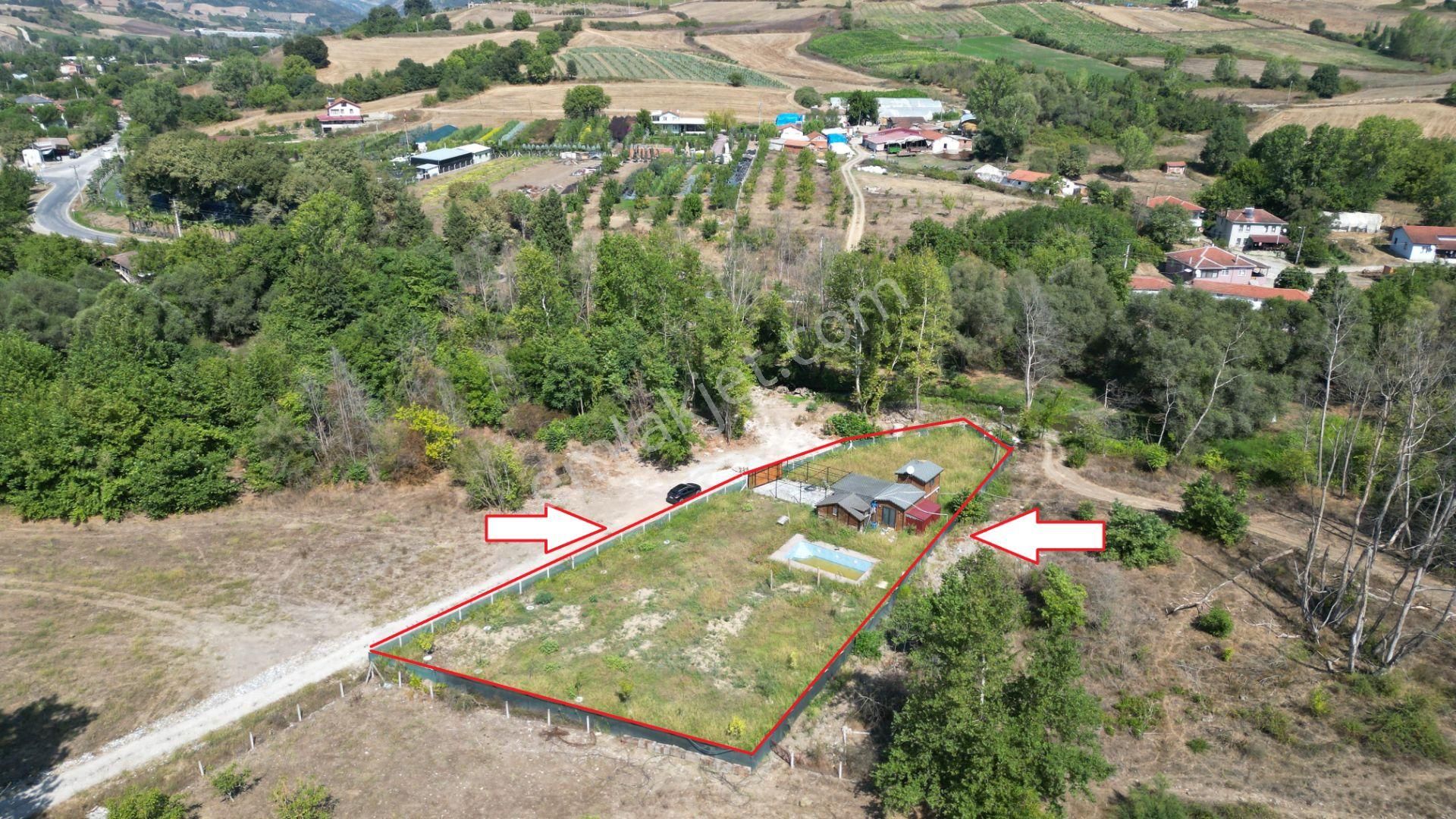 Kocaeli Karamürsel Valideköprü 1451 M2 Bahçe İçinde Satılık Müstakil Havuzlu Ev