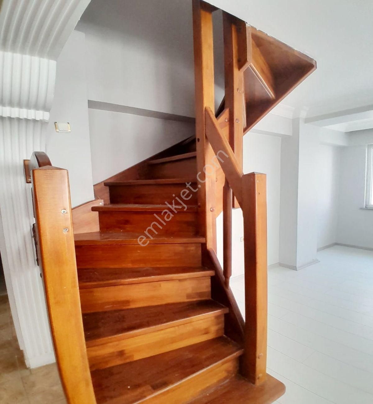 Avcılar D.köşklerde 4+2 18 Yaşında Satılık Dublex Fırsatı - Görsel 3