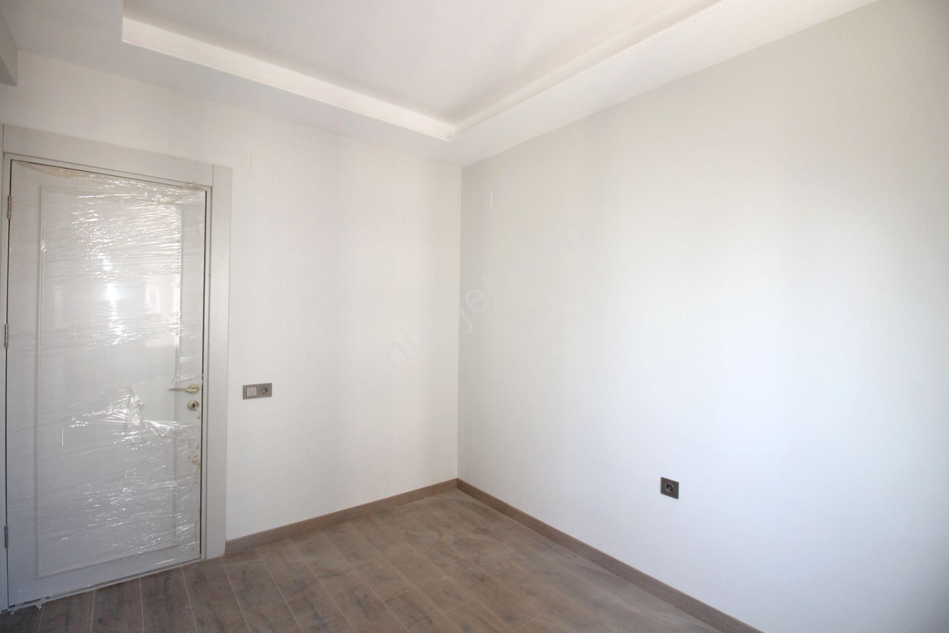 Retro’dan Kaliteli İşçilik Ve Modern Dizaynıyla Yerinizi Ayıracağınız Lüks 2+1 - Görsel 8