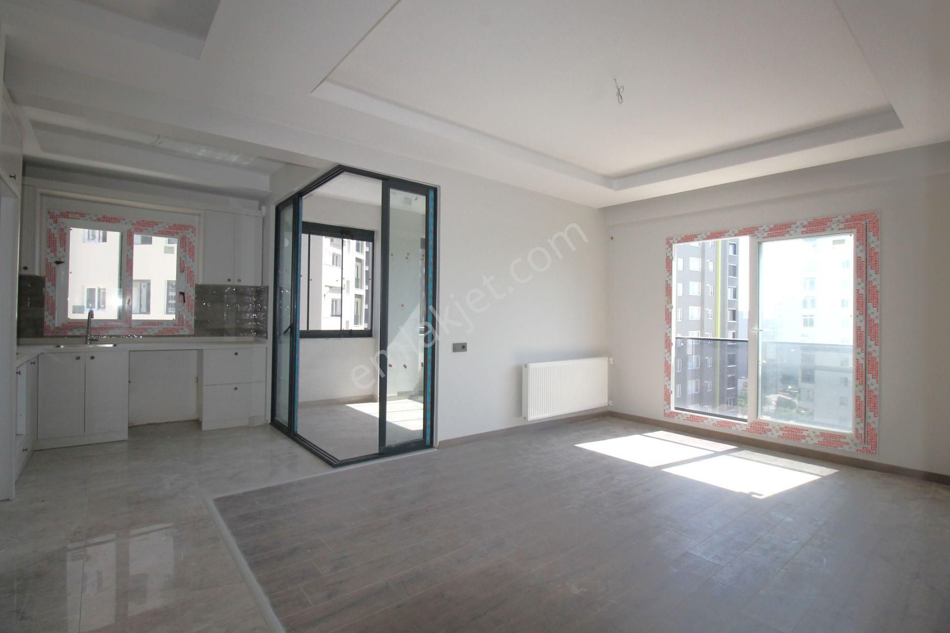 Retro’dan Kaliteli İşçilik Ve Modern Dizaynıyla Yerinizi Ayıracağınız Lüks 2+1