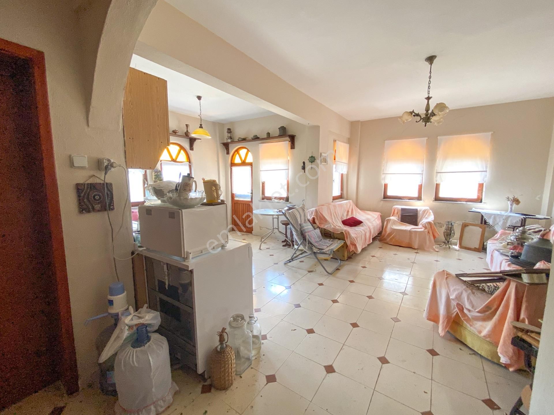 Kumbağ'da Deniz Manzaralı Geniş Teraslı Satılık 4+1 Tripleks Villa - Görsel 14