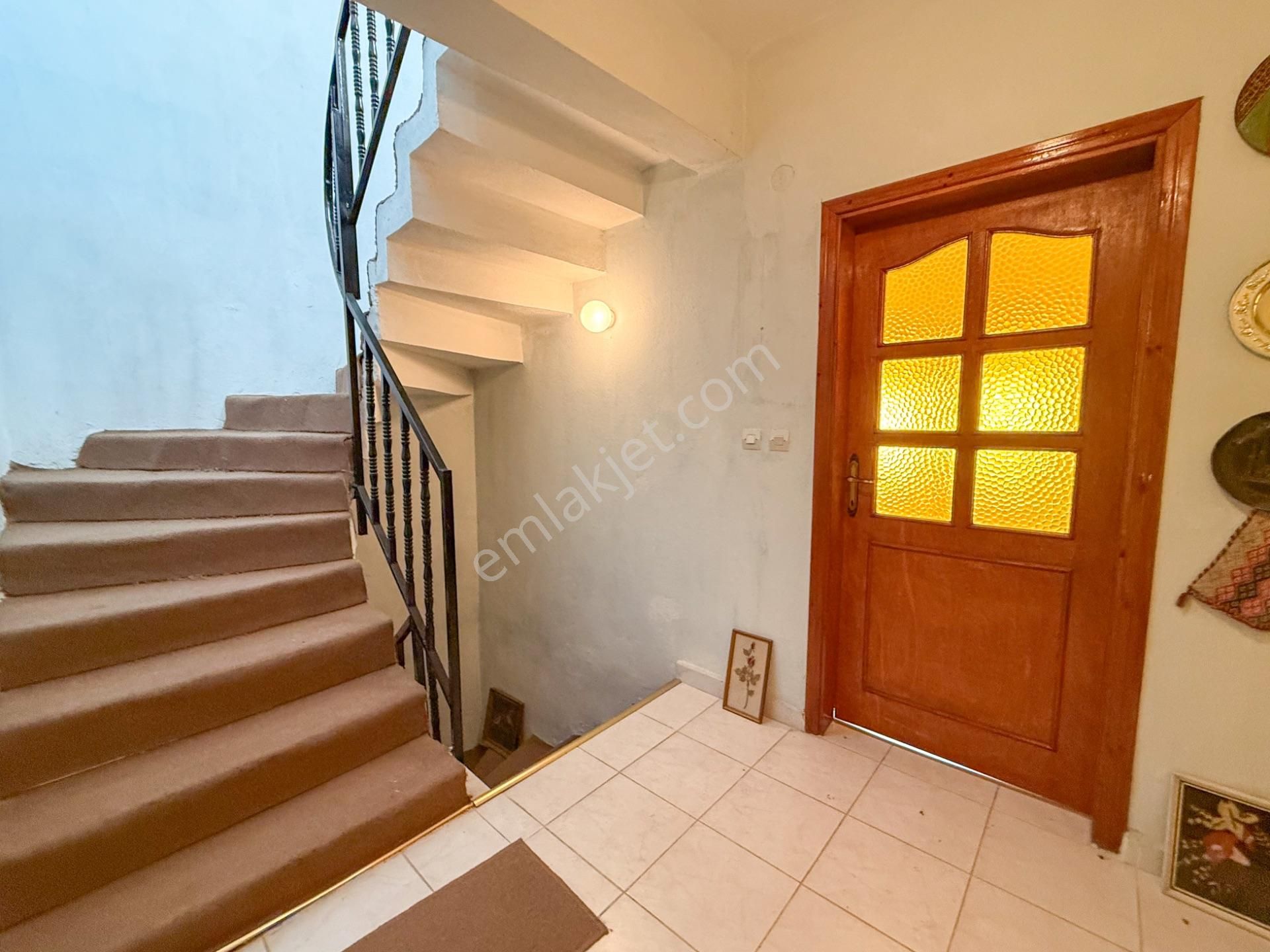 Kumbağ'da Deniz Manzaralı Geniş Teraslı Satılık 4+1 Tripleks Villa - Görsel 24