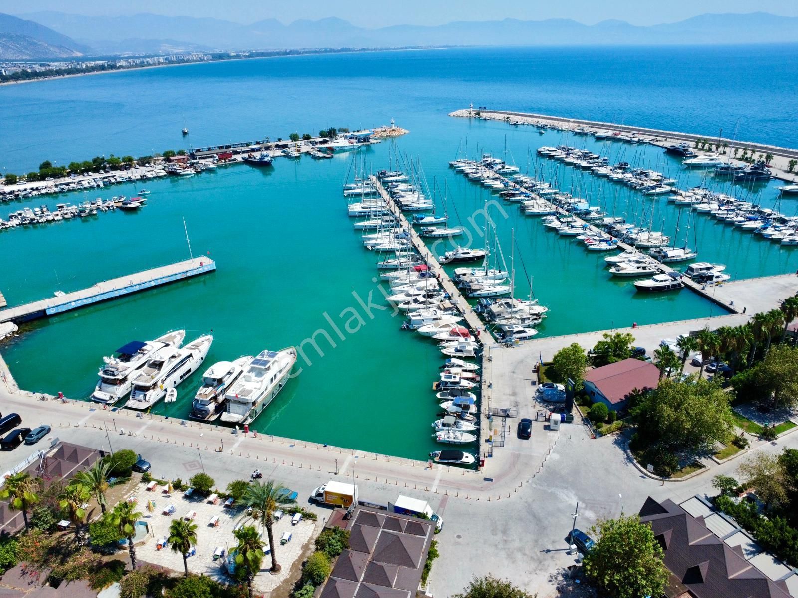 Finike Kale'de Panoramik Liman Manzaralı Satılık Dubleks Daire