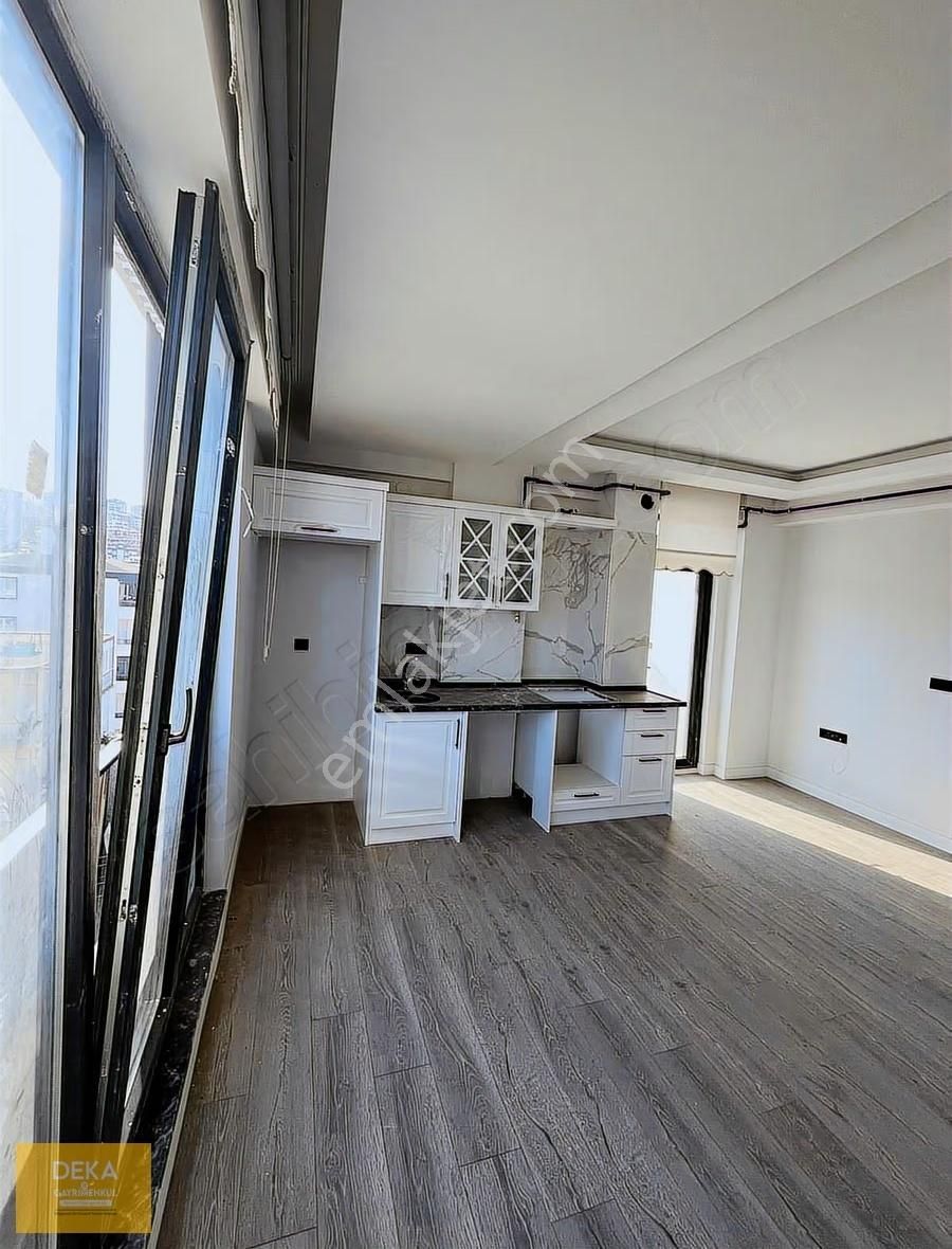 Deka Gayrimenkul'den Merkezi Konumda Geniş 1+1 Fırsat Daire - Görsel 2
